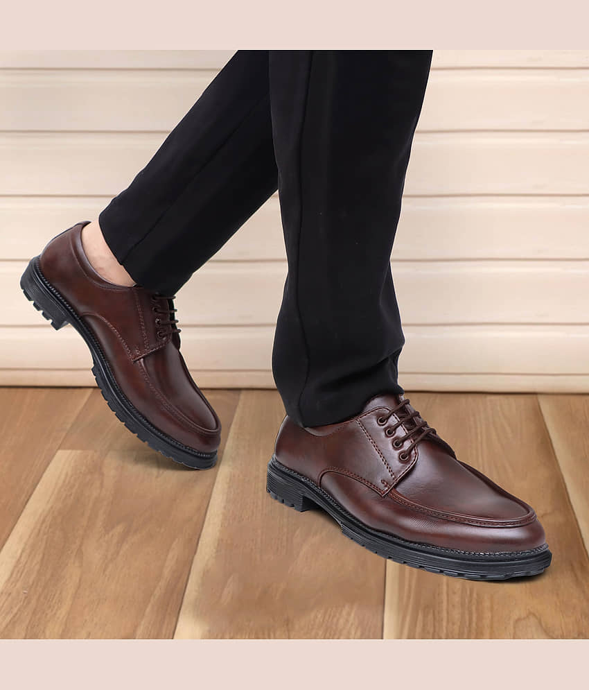 Bata Black Men's Oxford Formal Shoes - Main Image