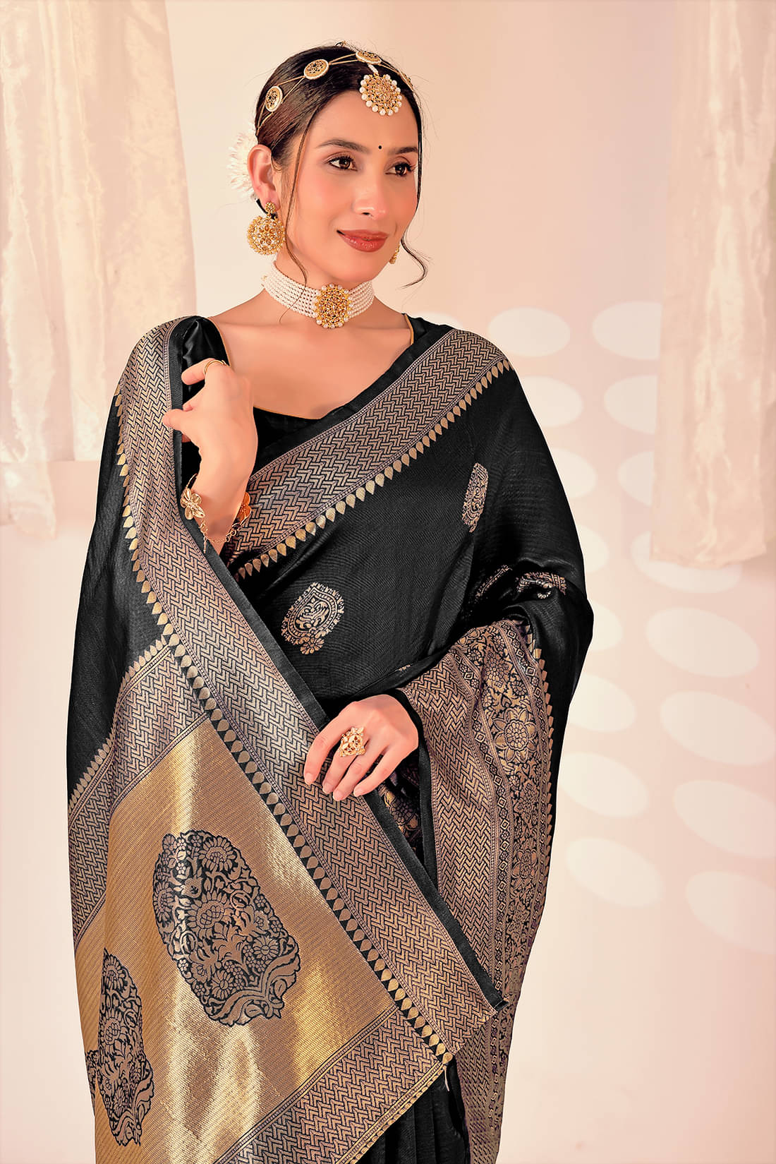 Saadhvi Art Silk Solid Saree With Unstitched Blouse Piece ( Maroon ) Saadhvi Art Silk Solid Saree With Unstitched Blouse Piece ( Maroon )