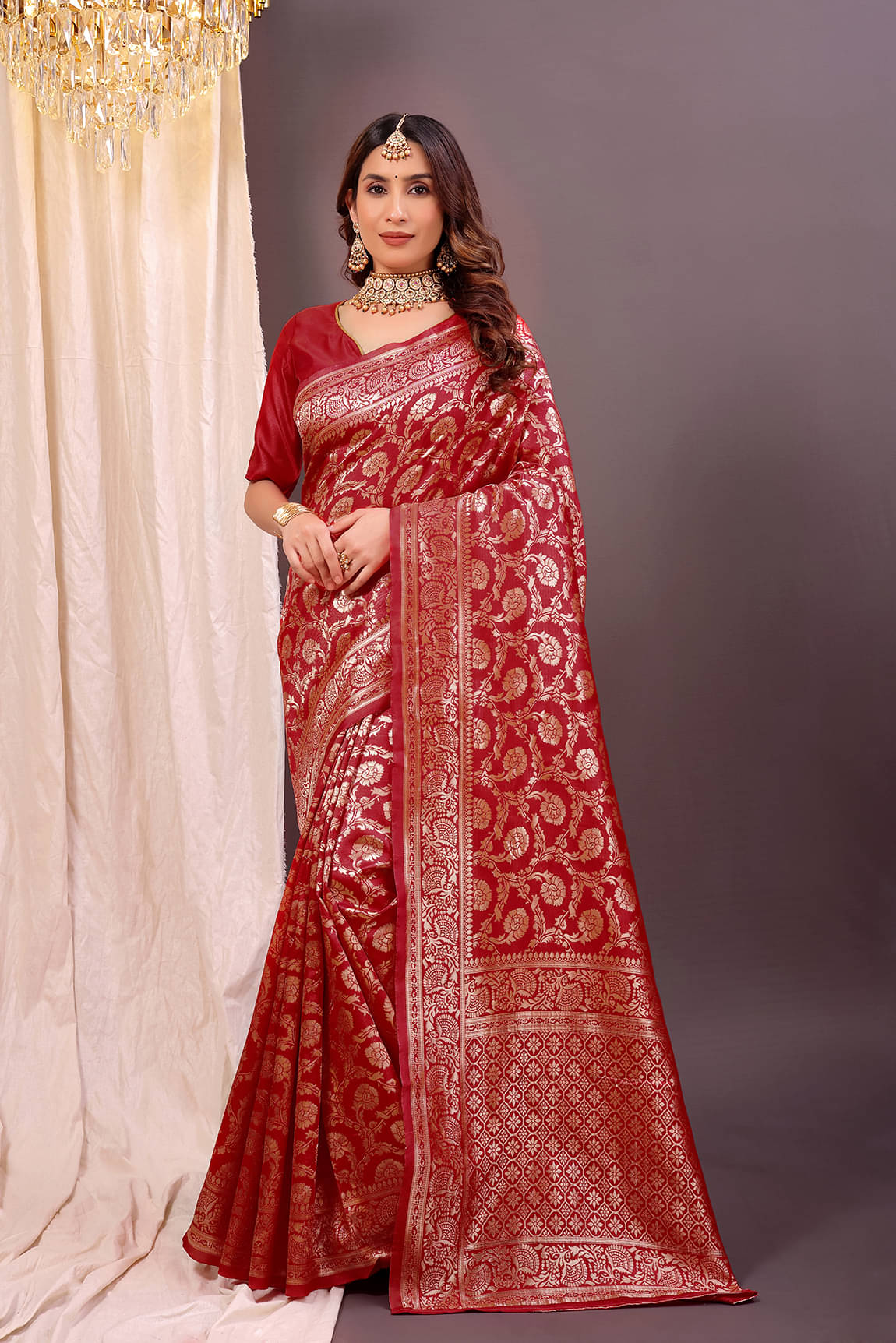     			Saadhvi Art Silk Solid Saree With Unstitched Blouse Piece ( Maroon )