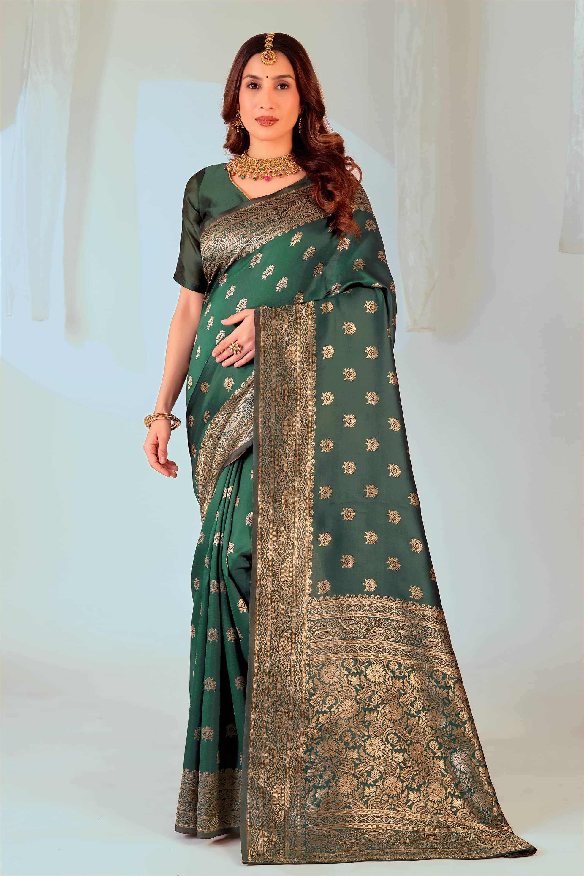 Saadhvi Art Silk Woven Saree With Unstitched Blouse Piece ( Green ) Saadhvi Art Silk Woven Saree With Unstitched Blouse Piece ( Green )