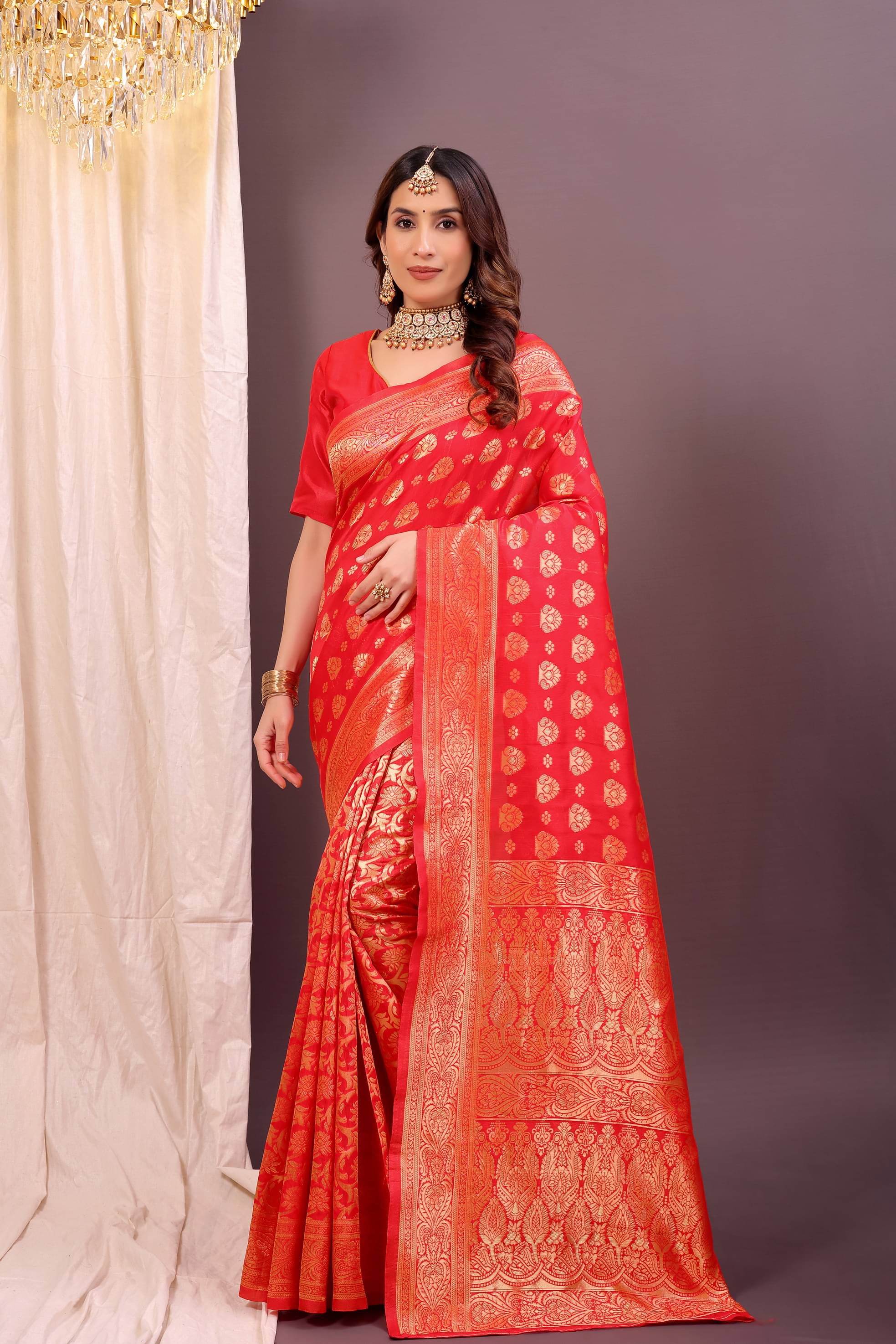 Saadhvi Art Silk Woven Saree With Unstitched Blouse Piece ( Red )     			Saadhvi Art Silk Woven Saree With Unstitched Blouse Piece ( Red )