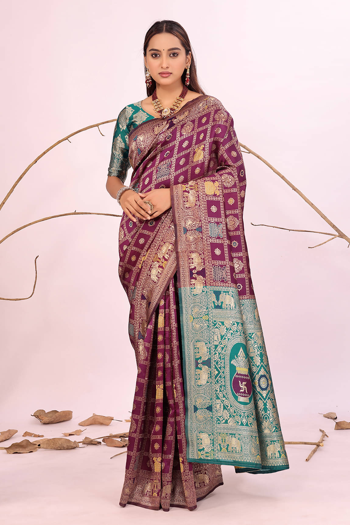 Samai Art Silk Solid Saree With Unstitched Blouse Piece ( Wine ) Samai Art Silk Solid Saree With Unstitched Blouse Piece ( Wine )