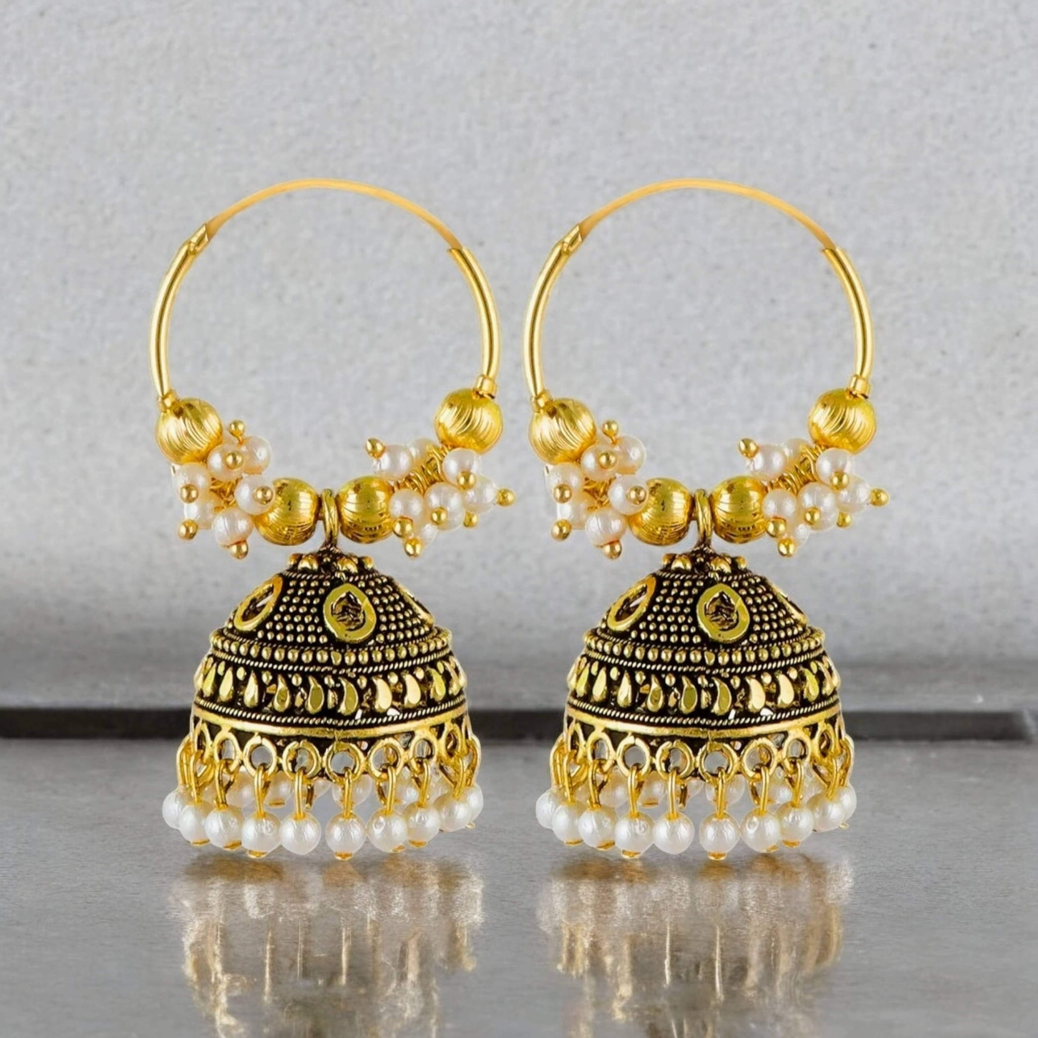     			Shree Ju White Jhumki Earrings ( Pack of 1 )
