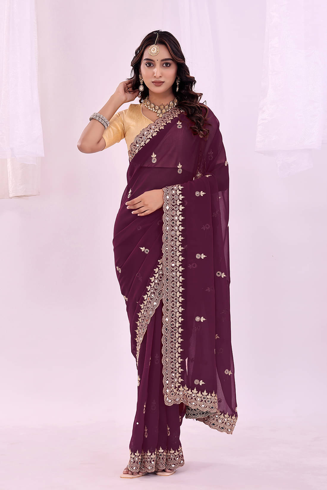     			Suntex Georgette Solid Saree With Unstitched Blouse Piece ( Wine )