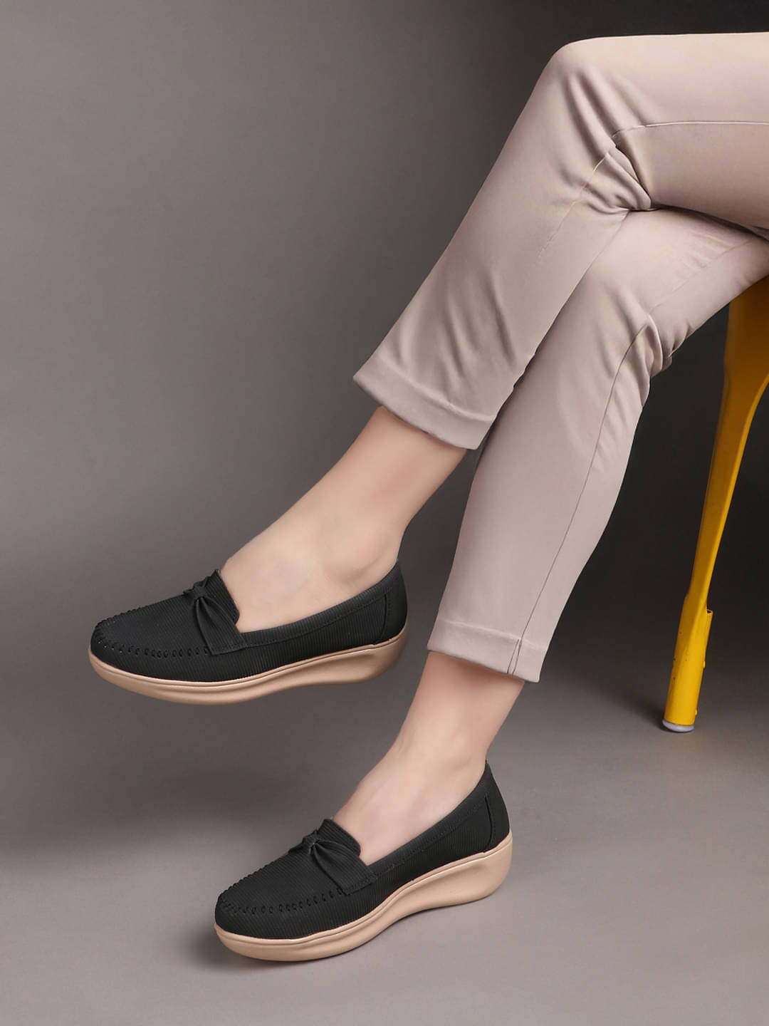     			Aroom Black Women's Loafers