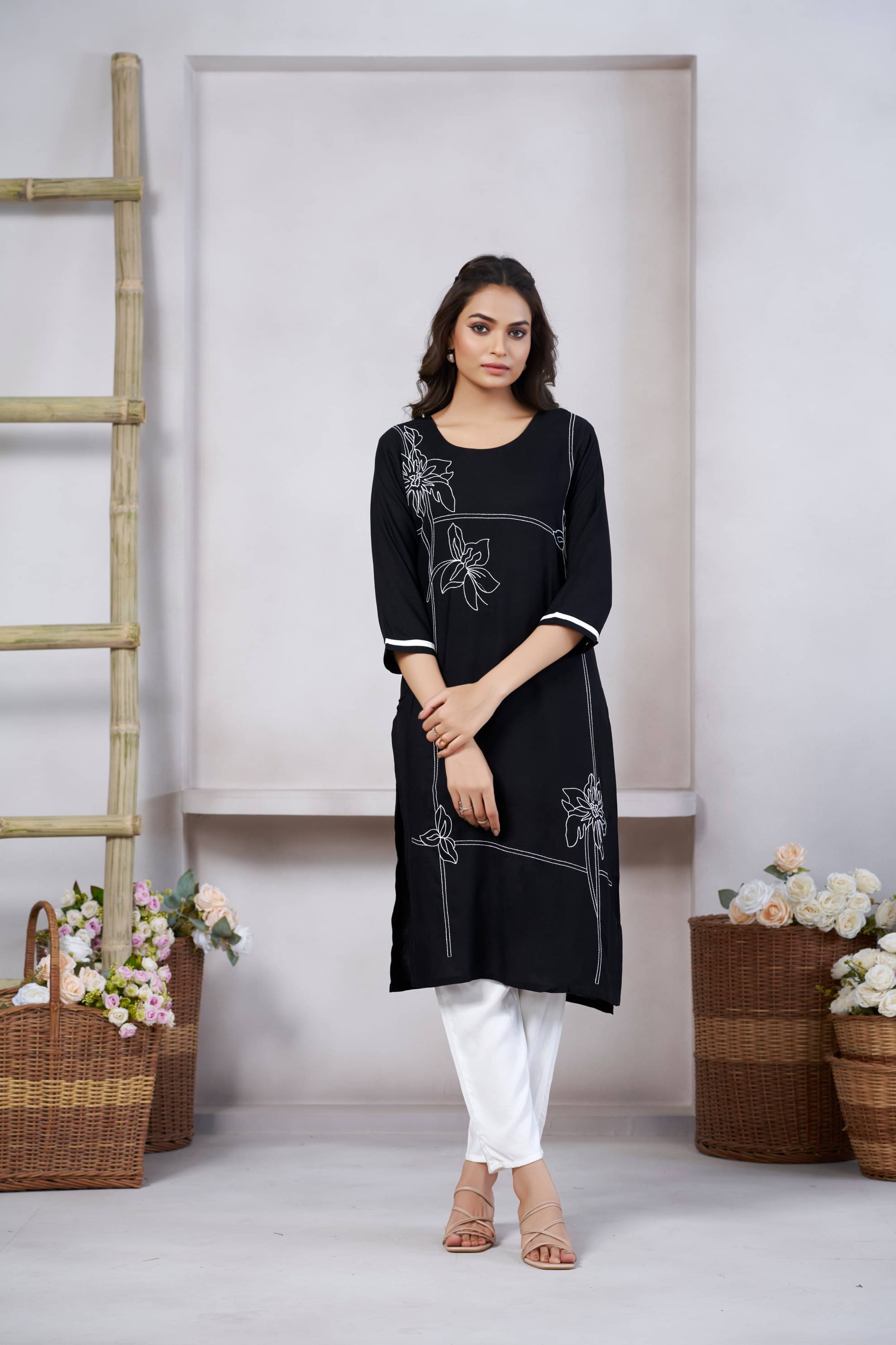 CYNOR Women Viscose Rayon Self Design Straight Kurti ( Black ) CYNOR Women Viscose Rayon Self Design Straight Kurti ( Black )