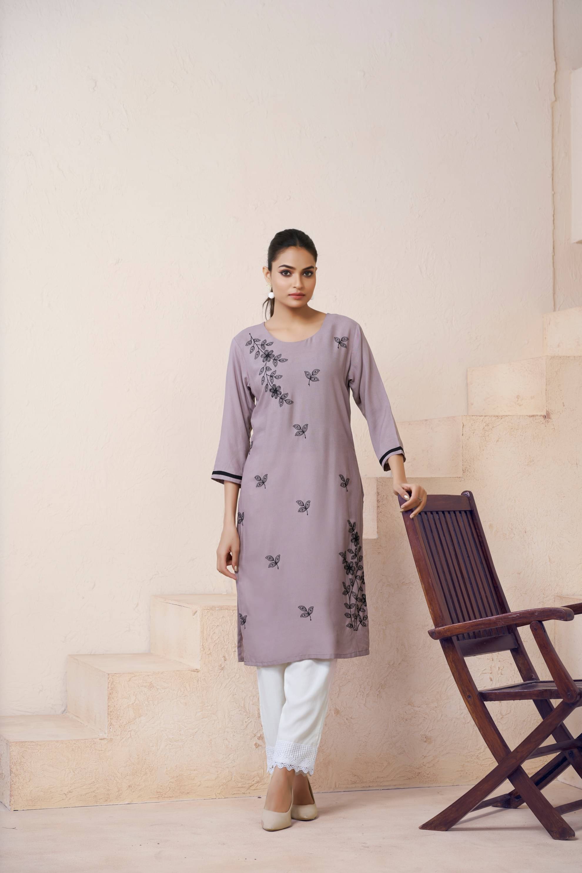 CYNOR Women Viscose Rayon Self Design Straight Kurti ( Grey ) CYNOR Women Viscose Rayon Self Design Straight Kurti ( Grey )