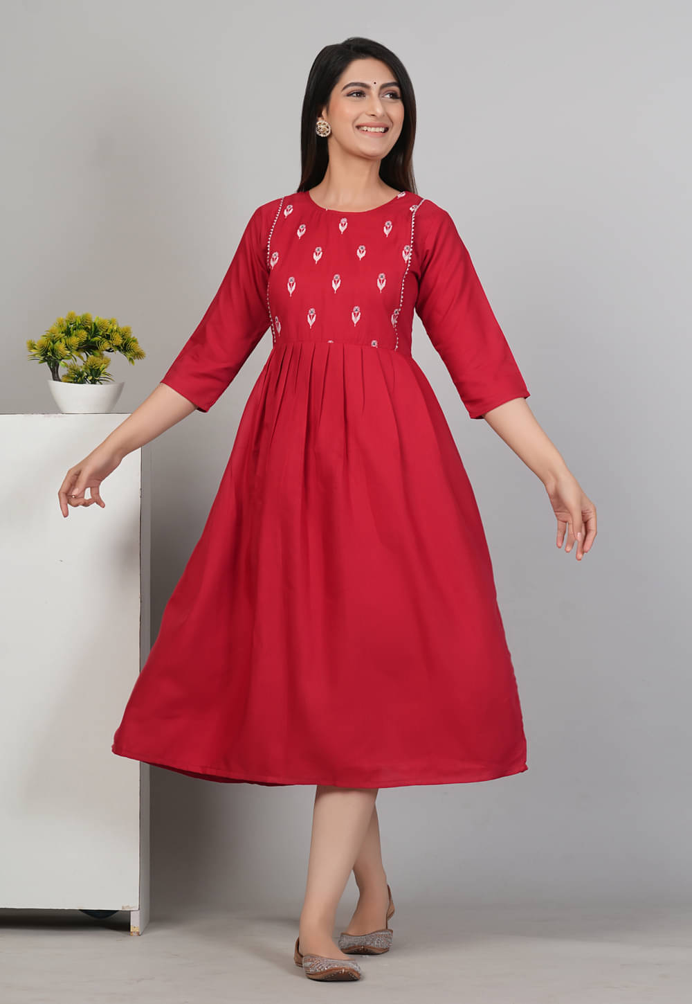     			Hetsa Women Cotton Embroidered Anarkali Kurti ( Maroon )