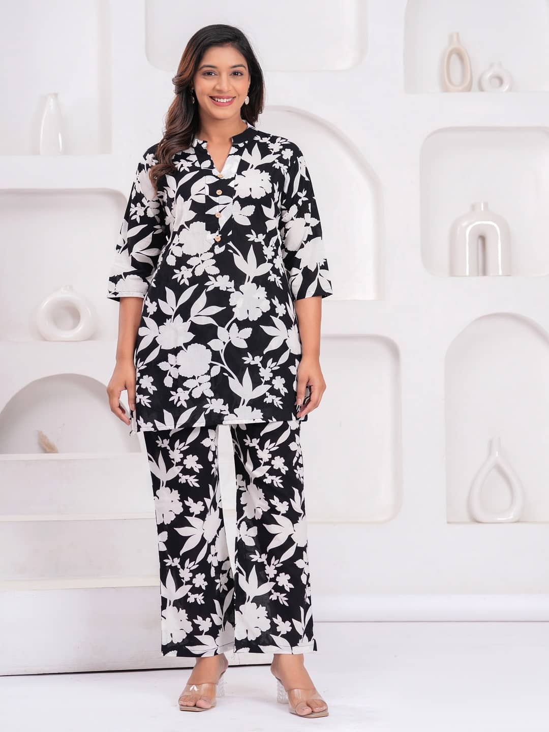 Nevisha Style Women Printed Tunic With Trousers Co-Ord Set ( Black )