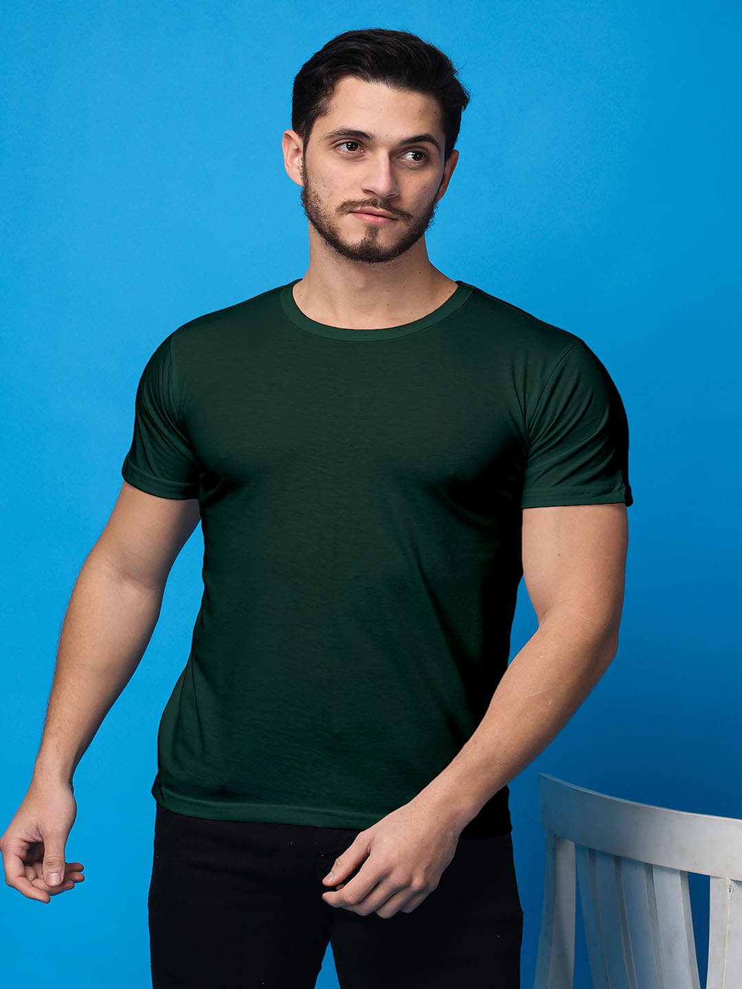     			SWIFTLY Men Cotton Regular Fit Solid T-Shirt ( Green )