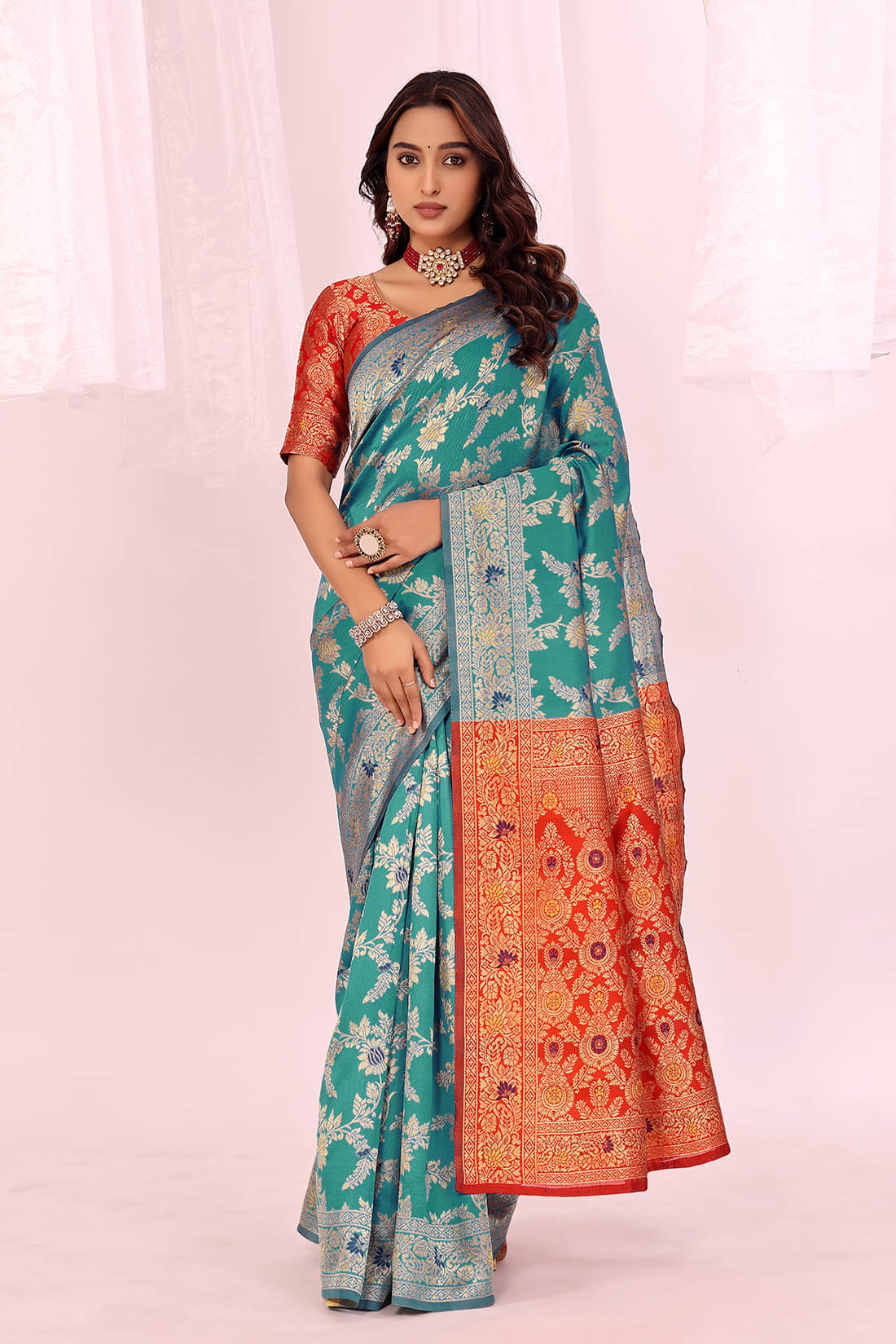 Suali Art Silk Solid Saree With Unstitched Blouse Piece ( Rama ) Suali Art Silk Solid Saree With Unstitched Blouse Piece ( Rama )