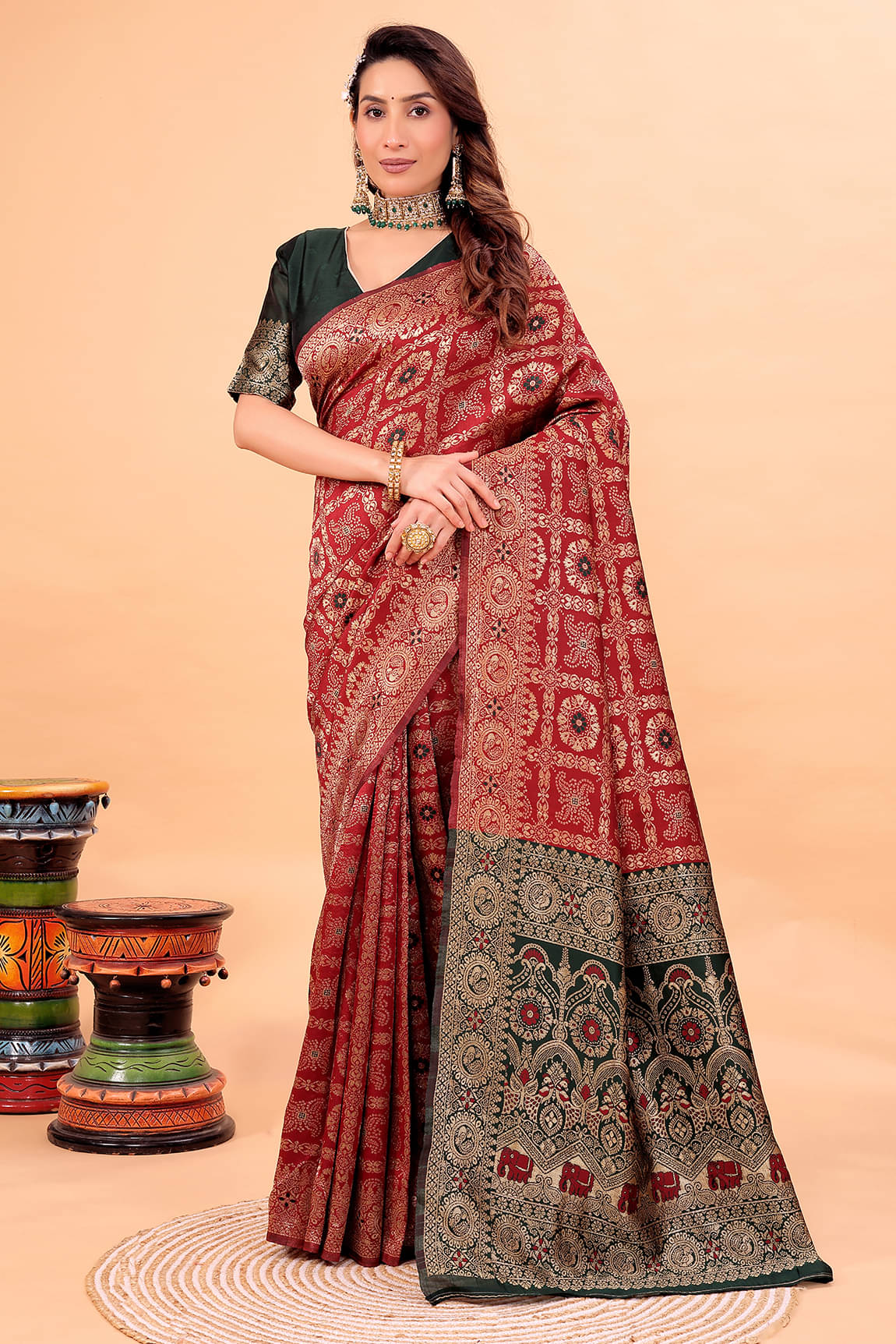 Suali Art Silk Solid Saree With Unstitched Blouse Piece ( Maroon ) Suali Art Silk Solid Saree With Unstitched Blouse Piece ( Maroon )