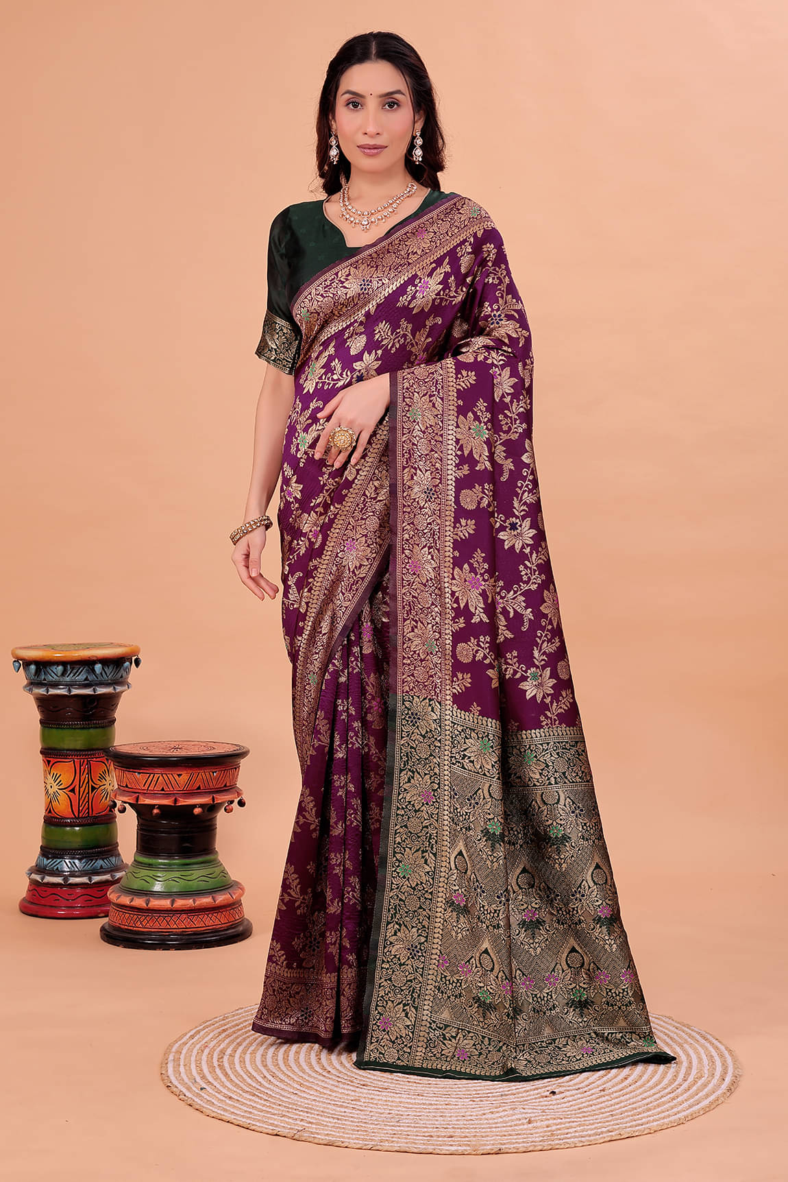     			Suali Art Silk Solid Saree With Unstitched Blouse Piece ( Wine )