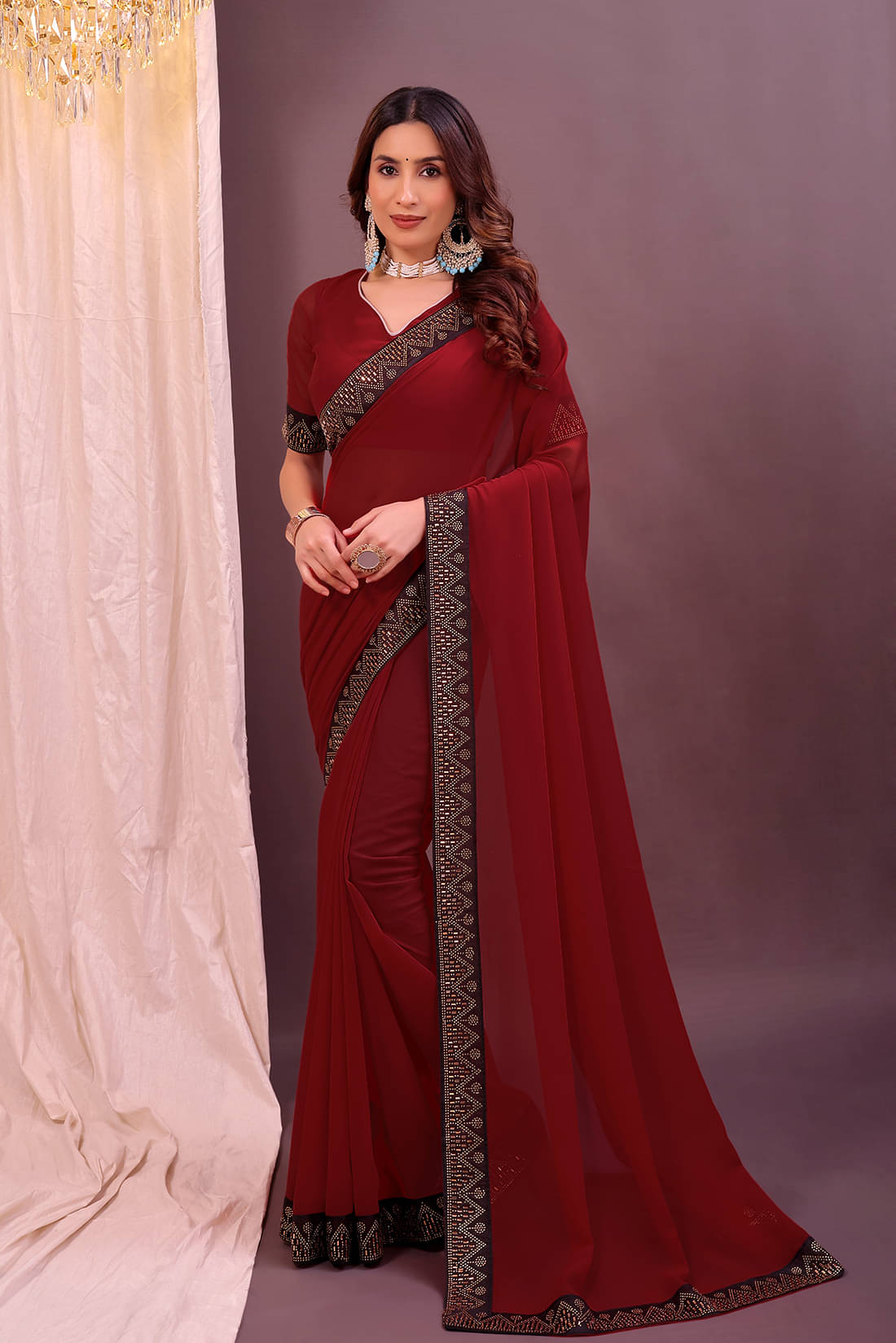 Suali Georgette Solid Saree With Unstitched Blouse Piece ( Maroon ) Suali Georgette Solid Saree With Unstitched Blouse Piece ( Maroon )