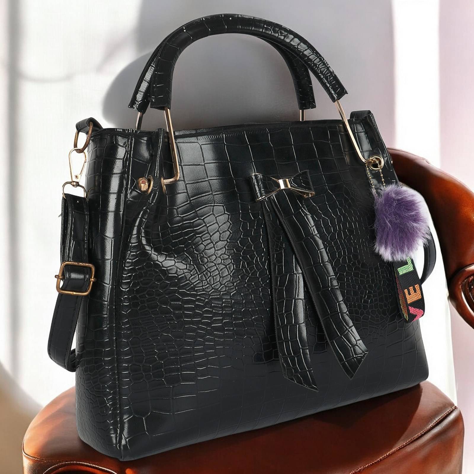     			UOB-Universe of Bags Handheld Bag Faux Leather Set of 1 ( Black )