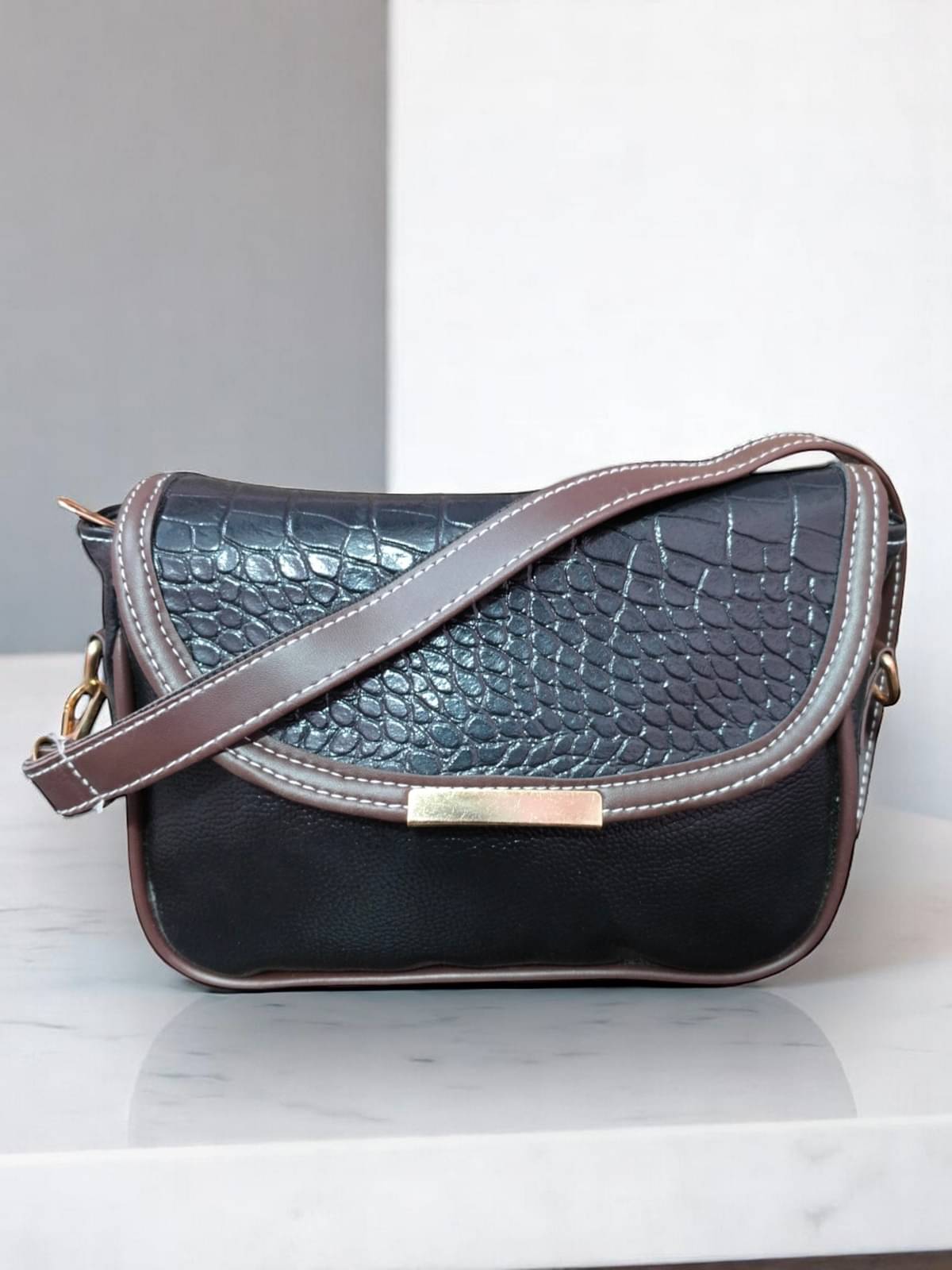     			UOB-Universe of Bags Sling Bag PU Set of 1 ( Black )