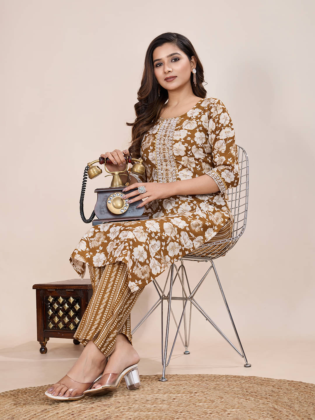     			Women Basket Women Cotton Printed Straight Kurti With Pants ( Beige )