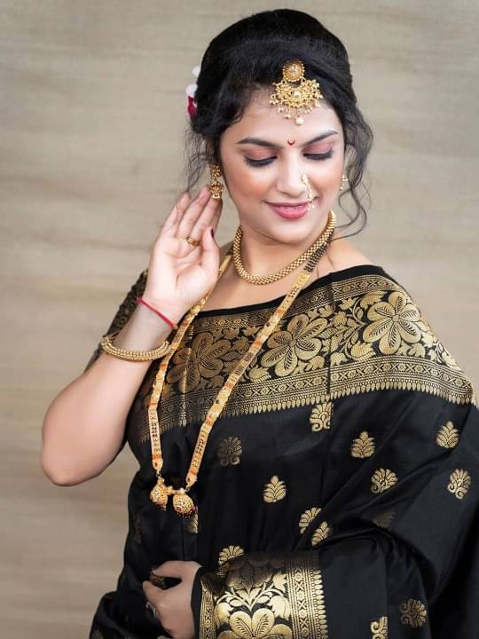 fab woven Art Silk Woven Kanjeevaram Sarees With Unstitched Blouse Piece ( Black ) fab woven Art Silk Woven Kanjeevaram Sarees With Unstitched Blouse Piece ( Black )