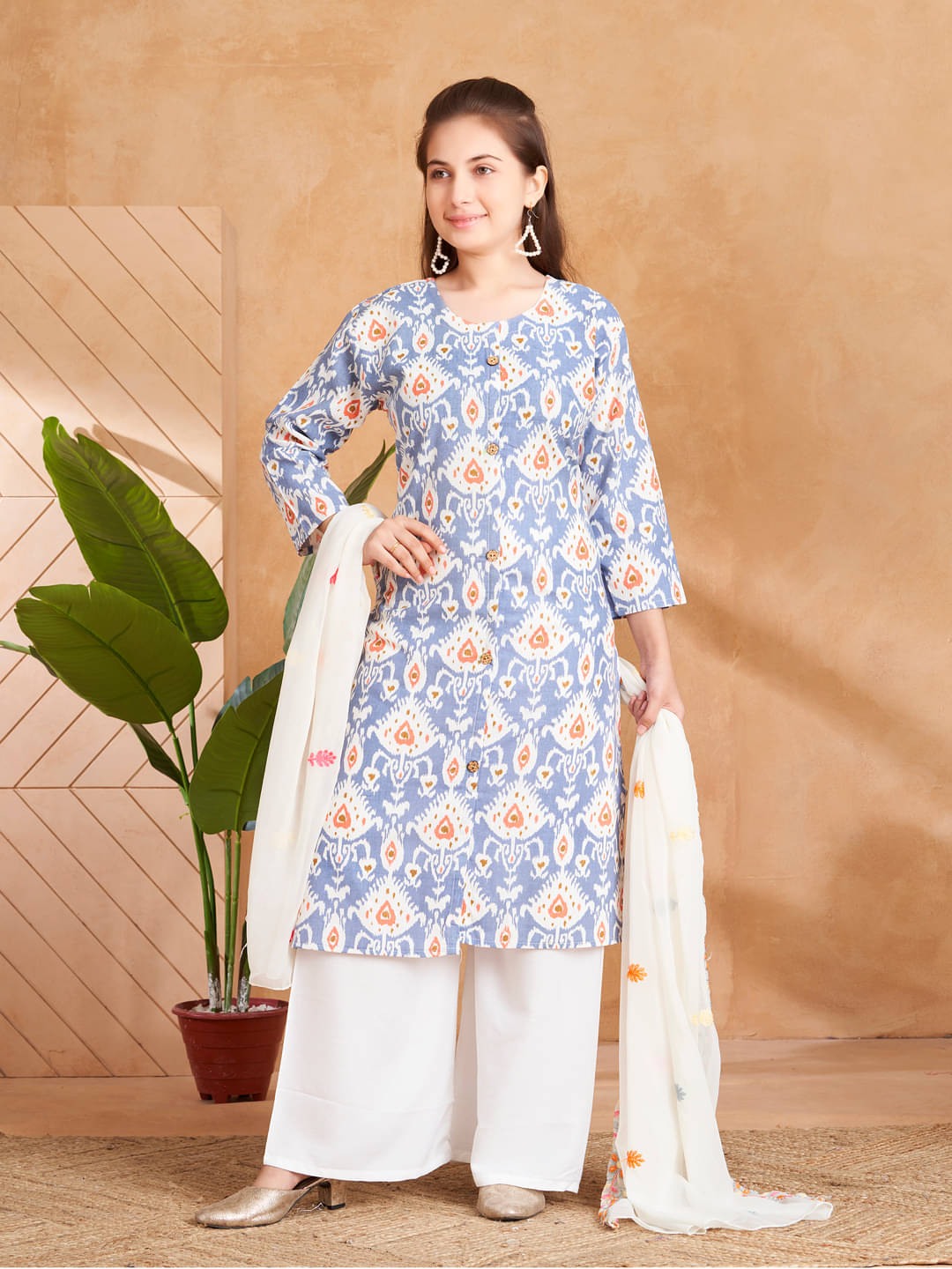     			Aarika Girls Chiffon Straight Kurti ( Pack of 1 , Blue )