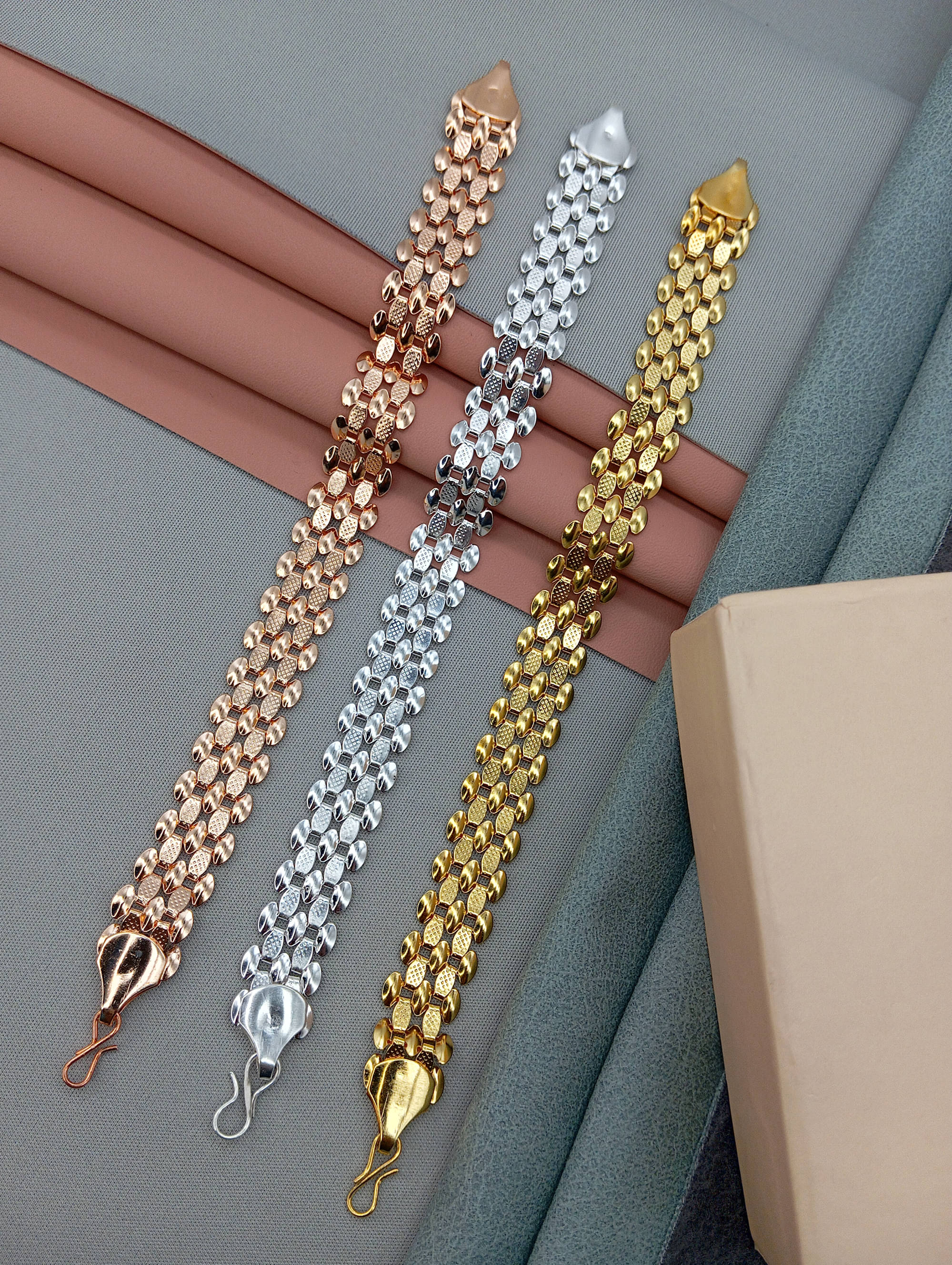 SHANKHRAJ MA LL Multicolor Bracelet ( Pack of 1 )     			SHANKHRAJ MA LL Multicolor Bracelet ( Pack of 1 )