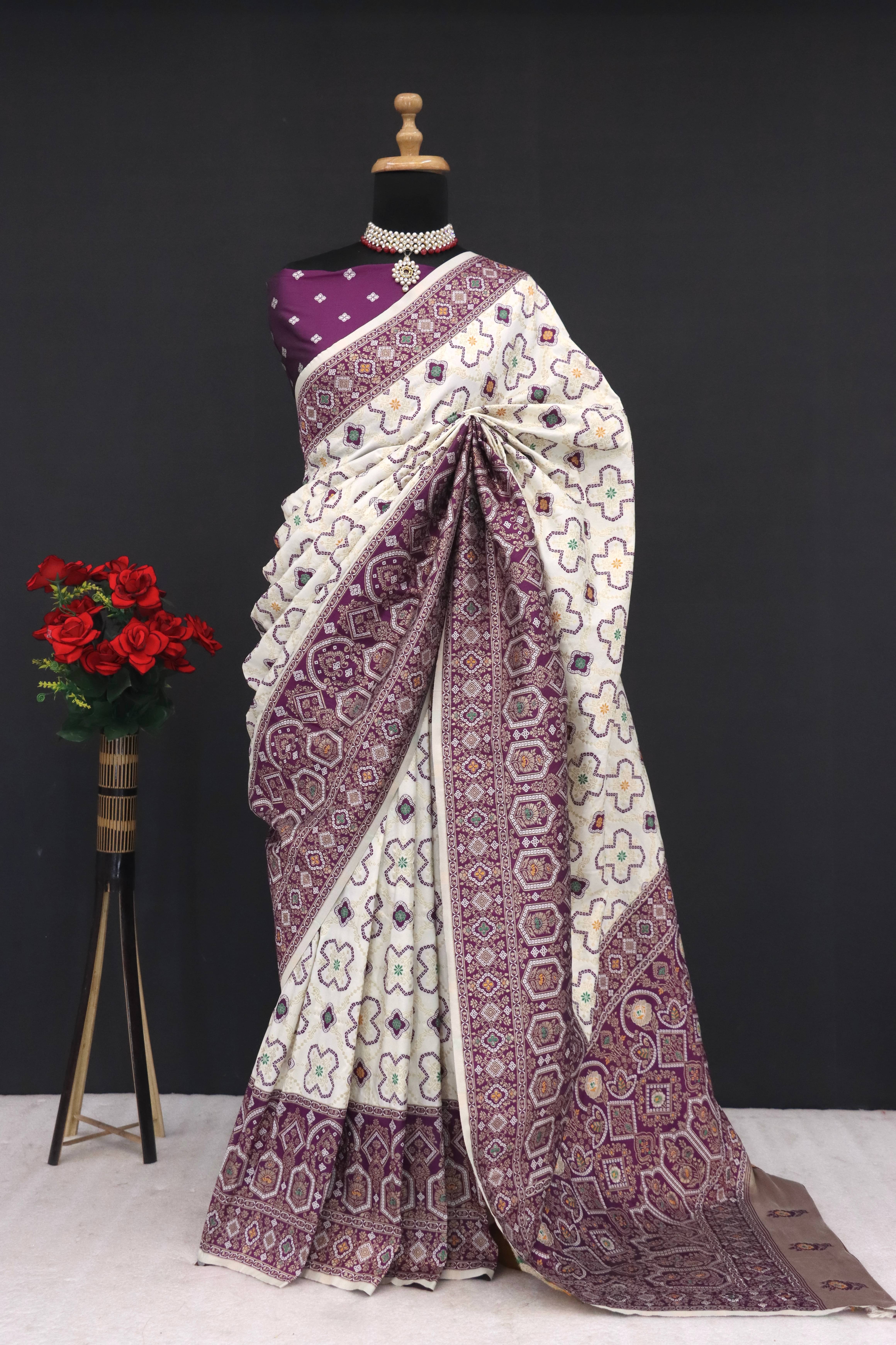     			SHIRODHARI Silk Blend Woven Saree With Unstitched Blouse Piece ( Purple )