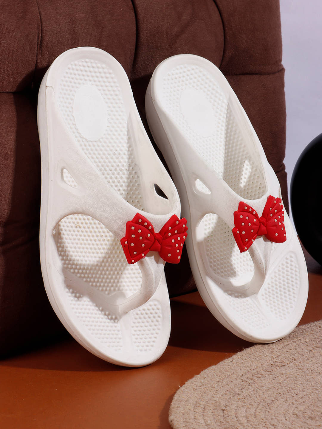     			Sneakersvilla Off White Women's Flip Flop