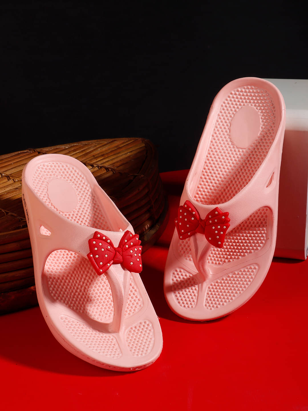     			Sneakersvilla Peach Women's Flip Flop