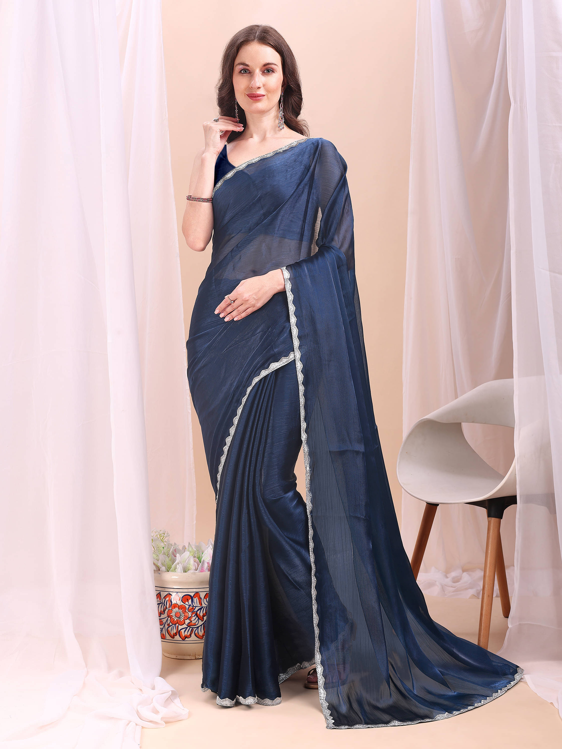     			XOOM LADY Zimmy Choo Solid Saree With Unstitched Blouse Piece ( Navy Blue )