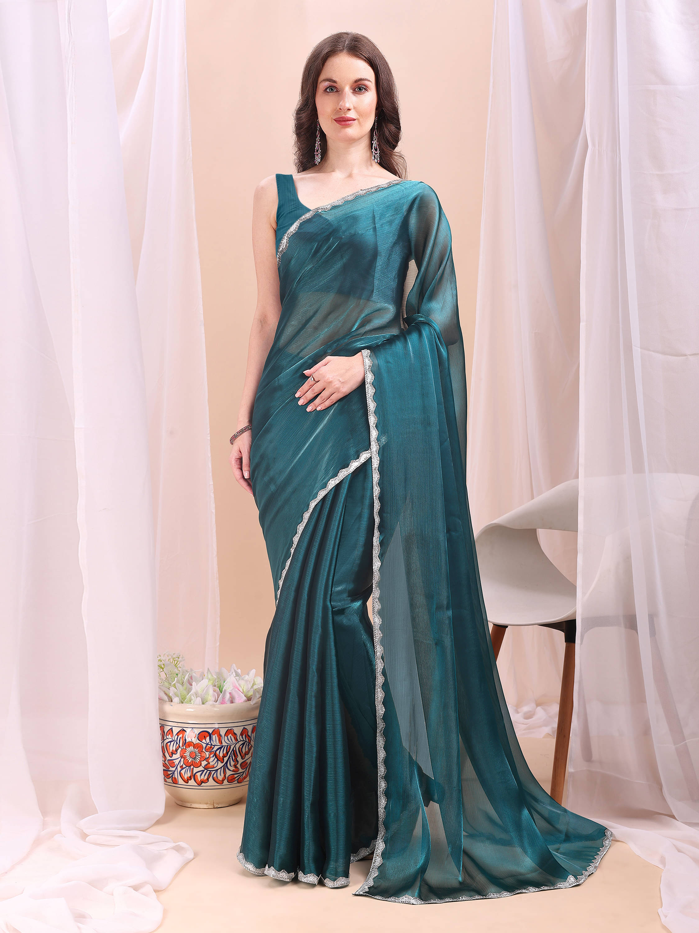     			XOOM LADY Zimmy Choo Solid Saree With Unstitched Blouse Piece ( Blue )
