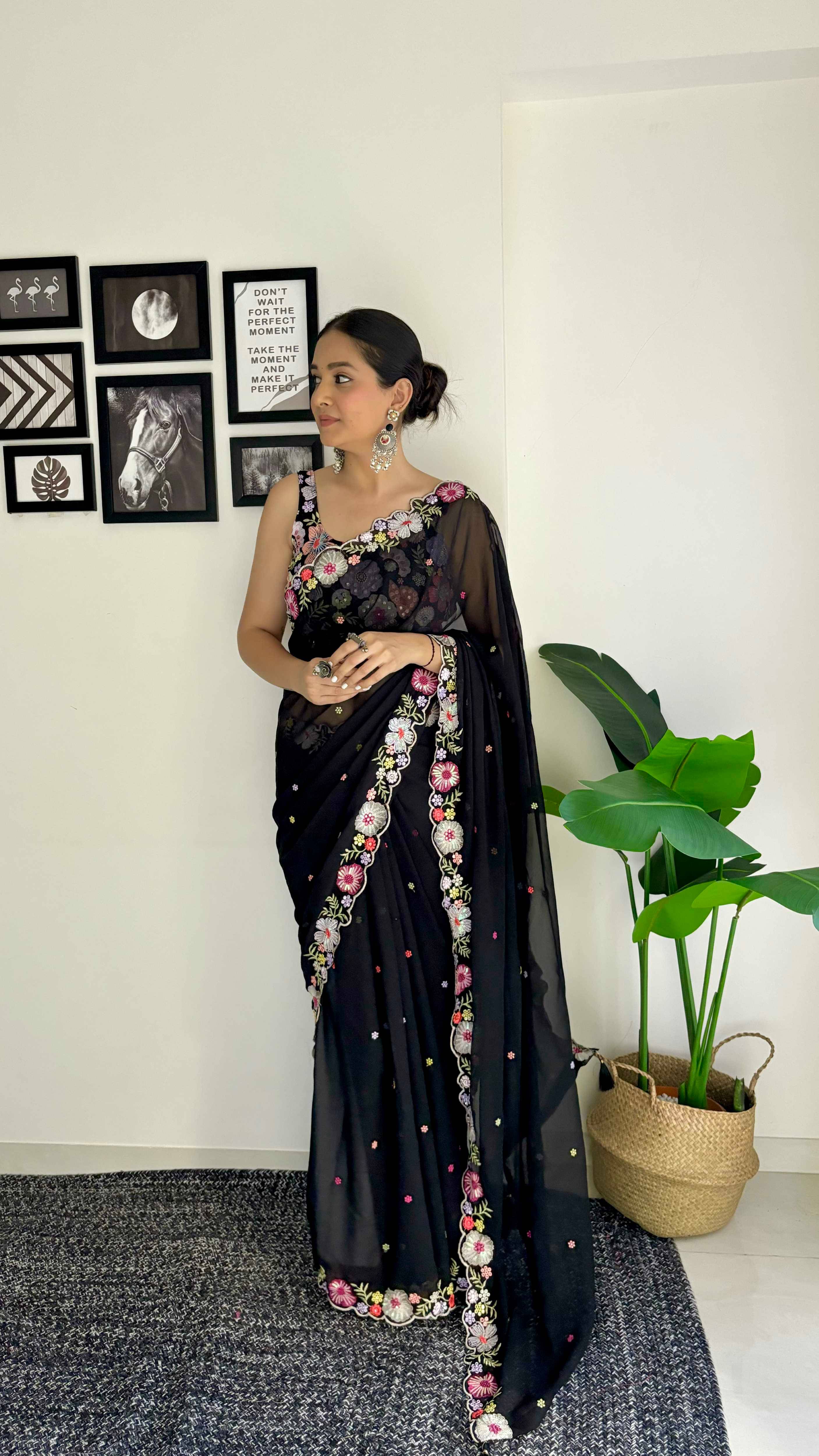     			Rangtulika Ethnics Georgette Woven Banarasi saree With Unstitched Blouse Piece ( Black )