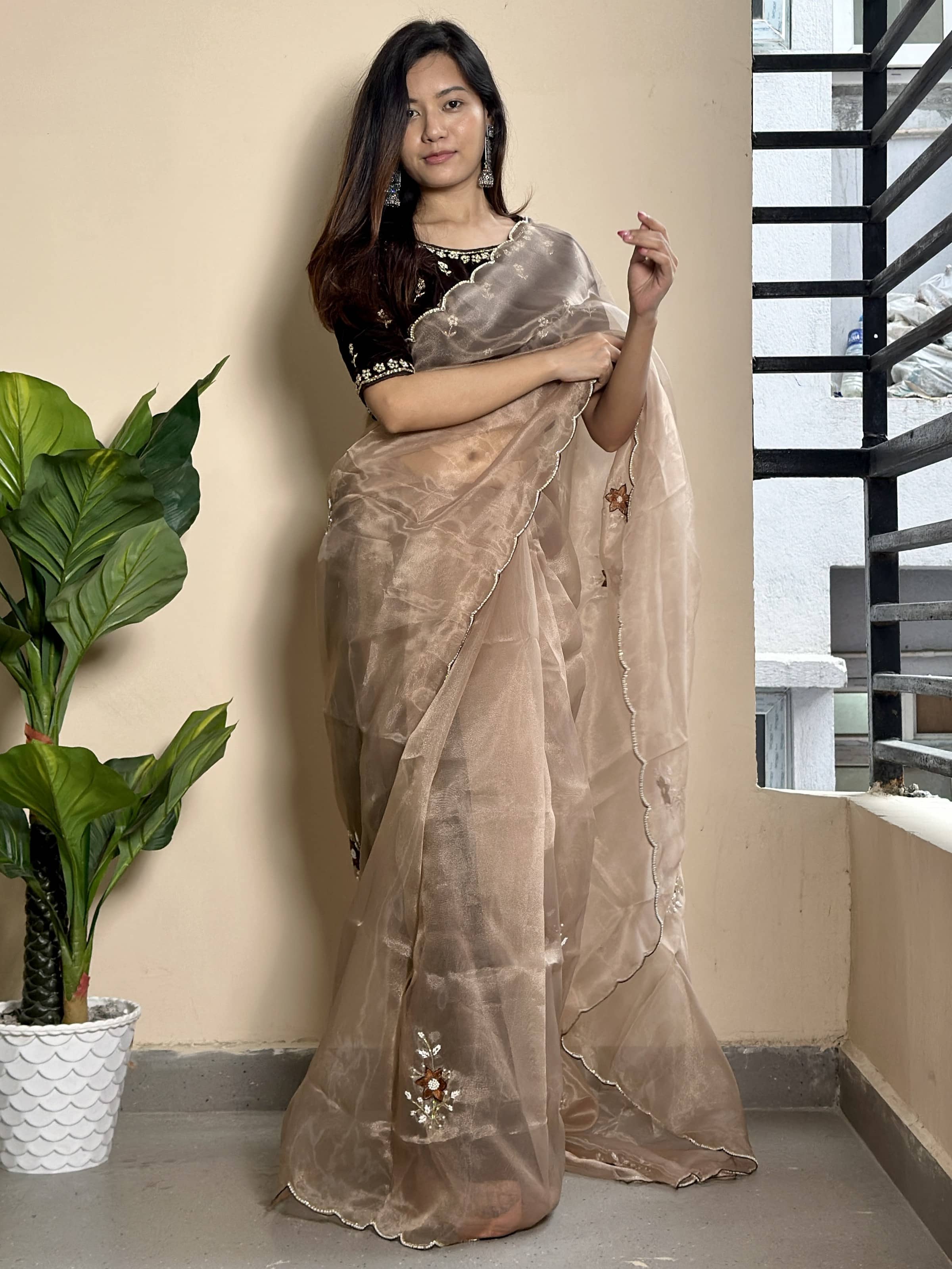 Rangtulika Ethnics Organza Woven Banarasi saree With Unstitched Blouse Piece ( Brown ) - Sarees | Buy online on ZillyBuy