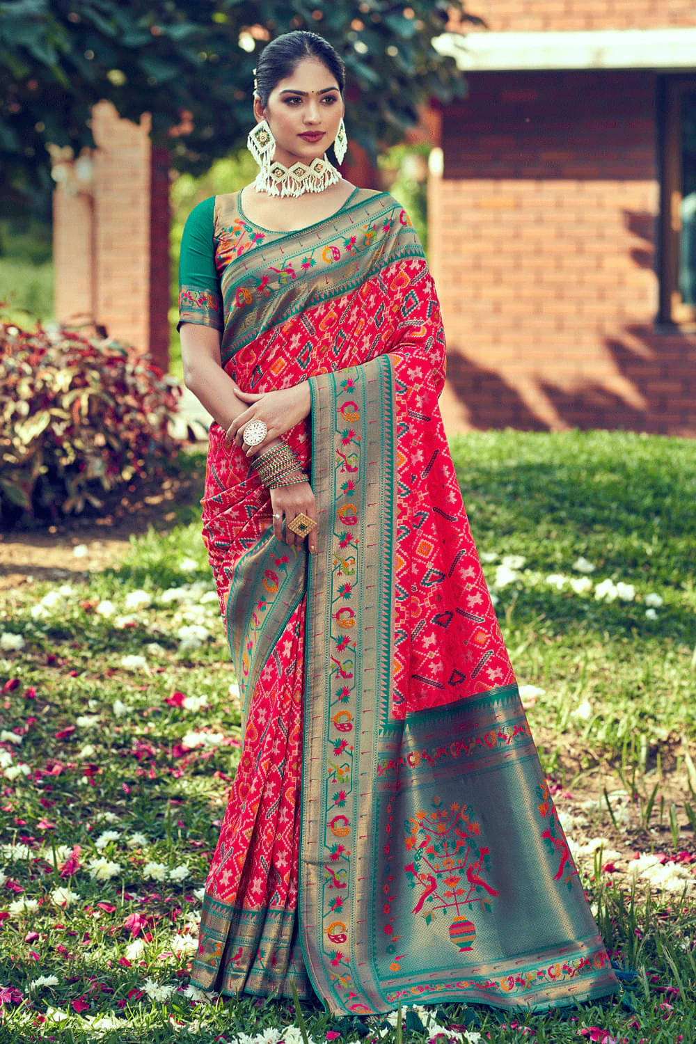 Rangtulika Ethnics Silk Woven Banarasi saree With Unstitched Blouse Piece ( Pink ) Rangtulika Ethnics Silk Woven Banarasi saree With Unstitched Blouse Piece ( Pink )