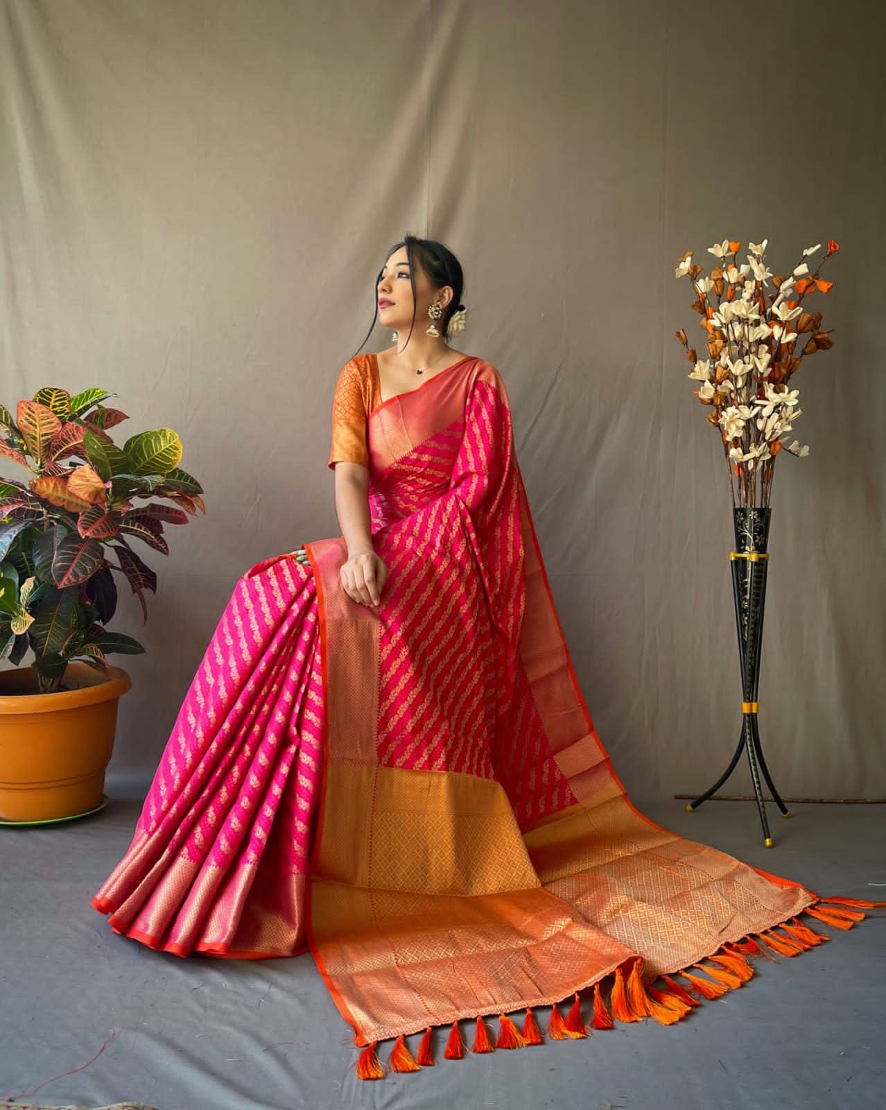 Rangtulika Ethnics Silk Woven Banarasi saree With Unstitched Blouse Piece ( Pink ) Rangtulika Ethnics Silk Woven Banarasi saree With Unstitched Blouse Piece ( Pink )