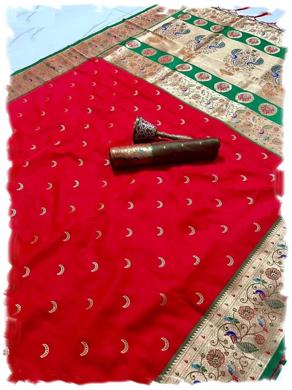 Rangtulika Ethnics Silk Woven Banarasi saree With Unstitched Blouse Piece ( Red )     			Rangtulika Ethnics Silk Woven Banarasi saree With Unstitched Blouse Piece ( Red )