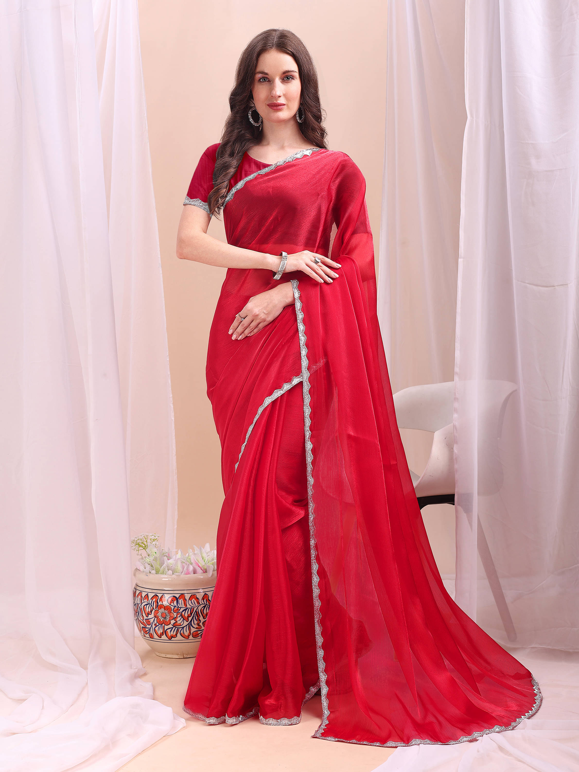     			XOOM LADY Zimmy Choo Solid Saree With Unstitched Blouse Piece ( Red )