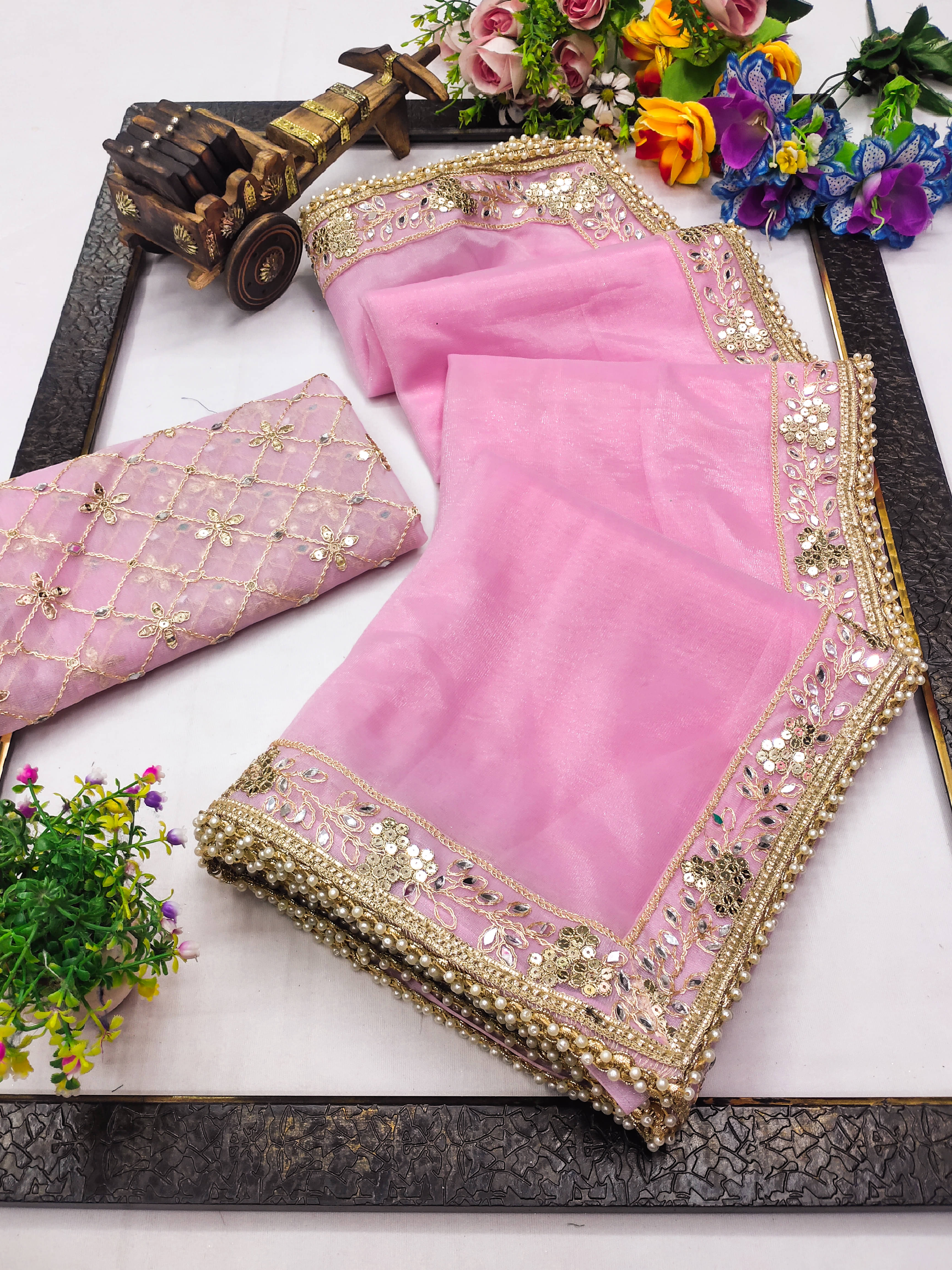 XOOM LADY Net Embroidered Saree With Unstitched Blouse Piece ( Rani ) XOOM LADY Net Embroidered Saree With Unstitched Blouse Piece ( Rani )