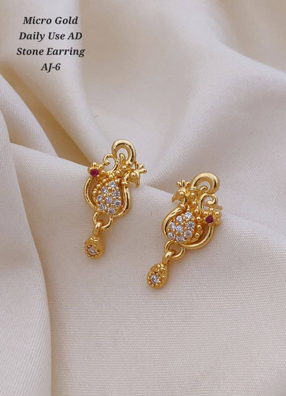     			Shivay Fashion Gold Jhumki Earrings ( Pack of 1 )