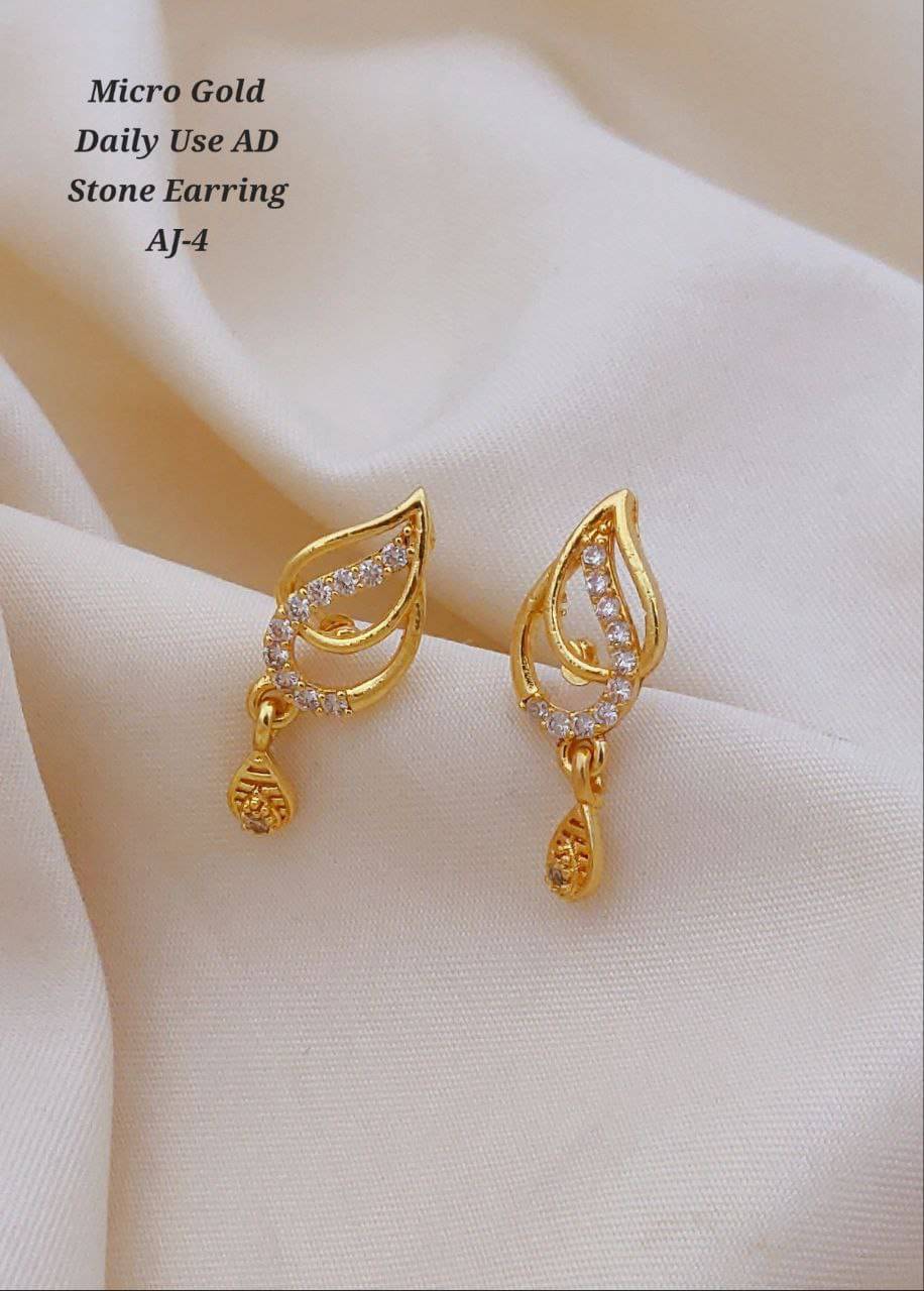     			Shivay Fashion Gold Jhumki Earrings ( Pack of 1 )