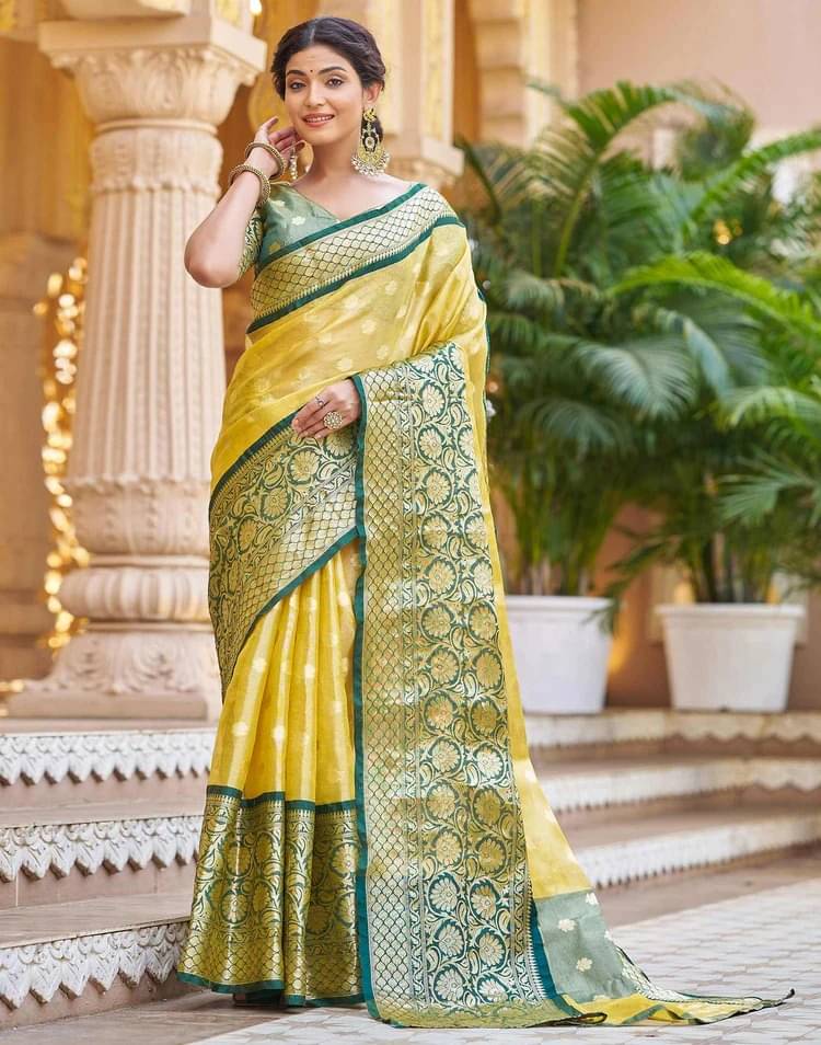 Apnisha Silk Blend Embroidered Saree With Unstitched Blouse Piece ( Green ) Apnisha Silk Blend Embroidered Saree With Unstitched Blouse Piece ( Green )