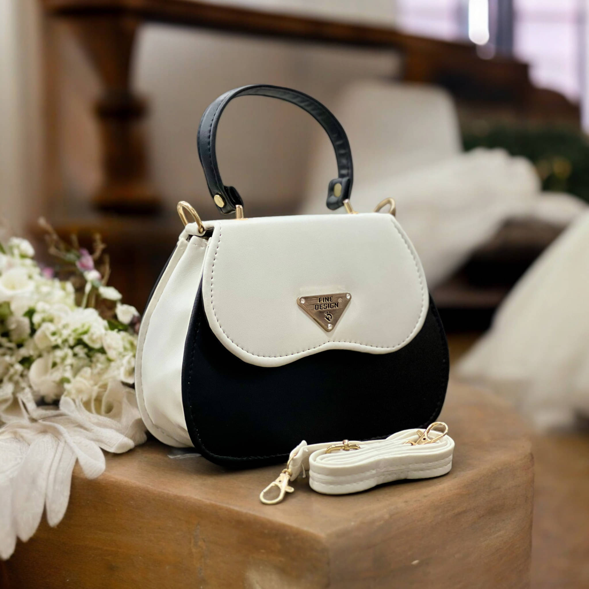     			Jazzberry Handheld Bag PU Set of 1 ( White )