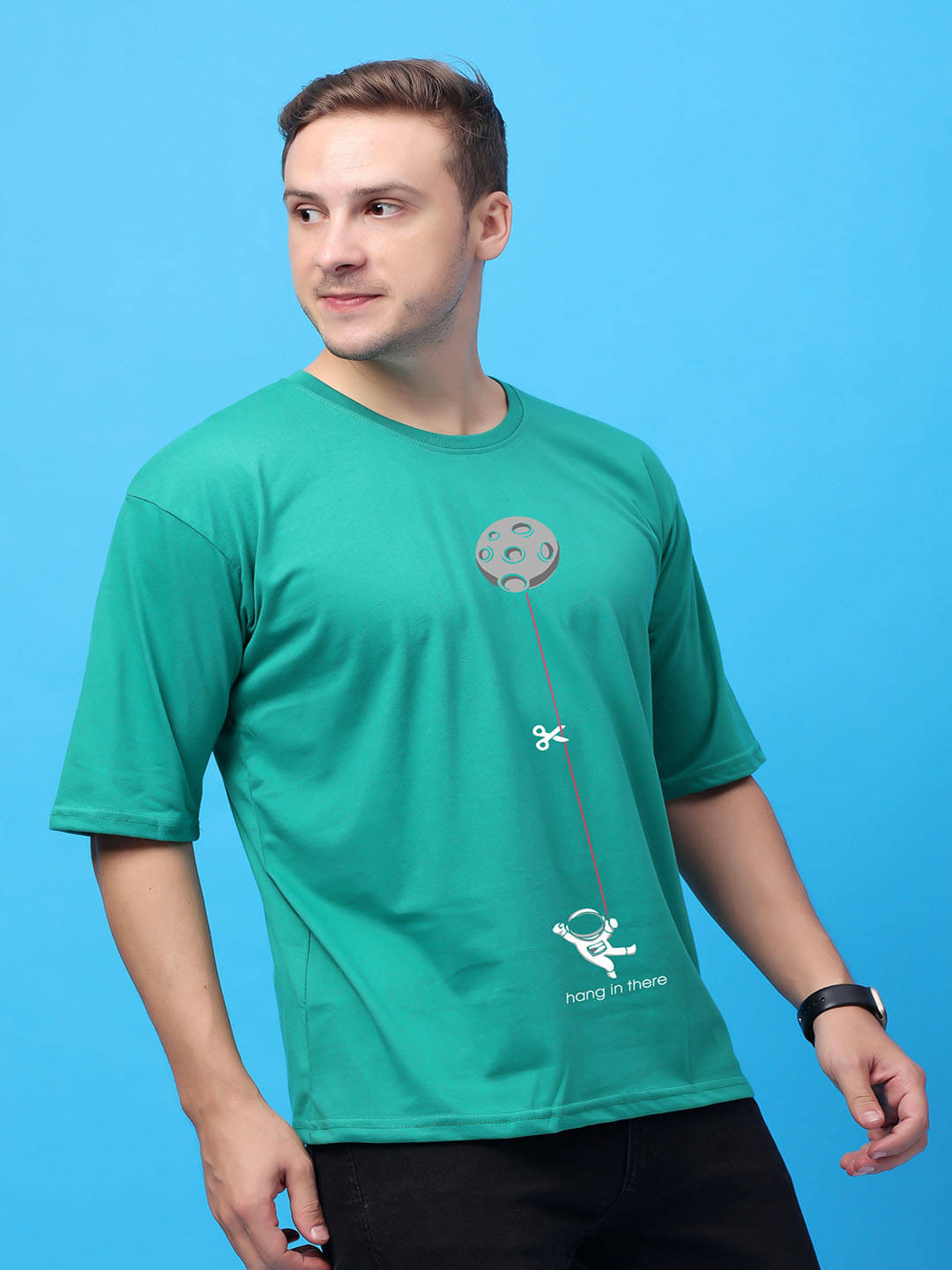     			SWIFTLY Men Cotton Oversized Fit Printed T-Shirt ( Teal )
