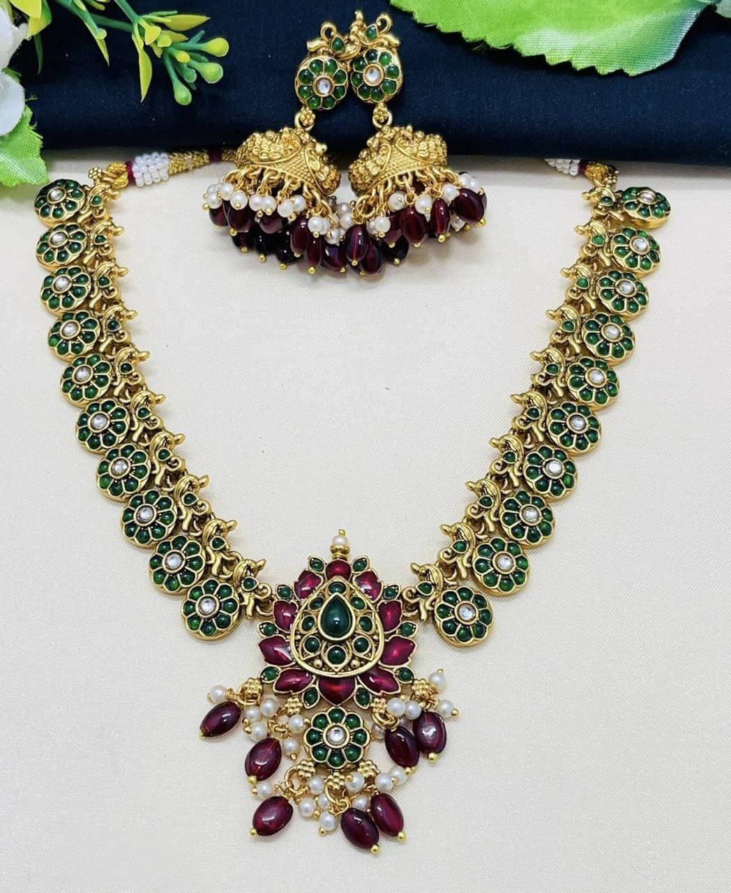    			Shilpa Creation Multi Color Alloy Necklace Set ( Pack of 1 )