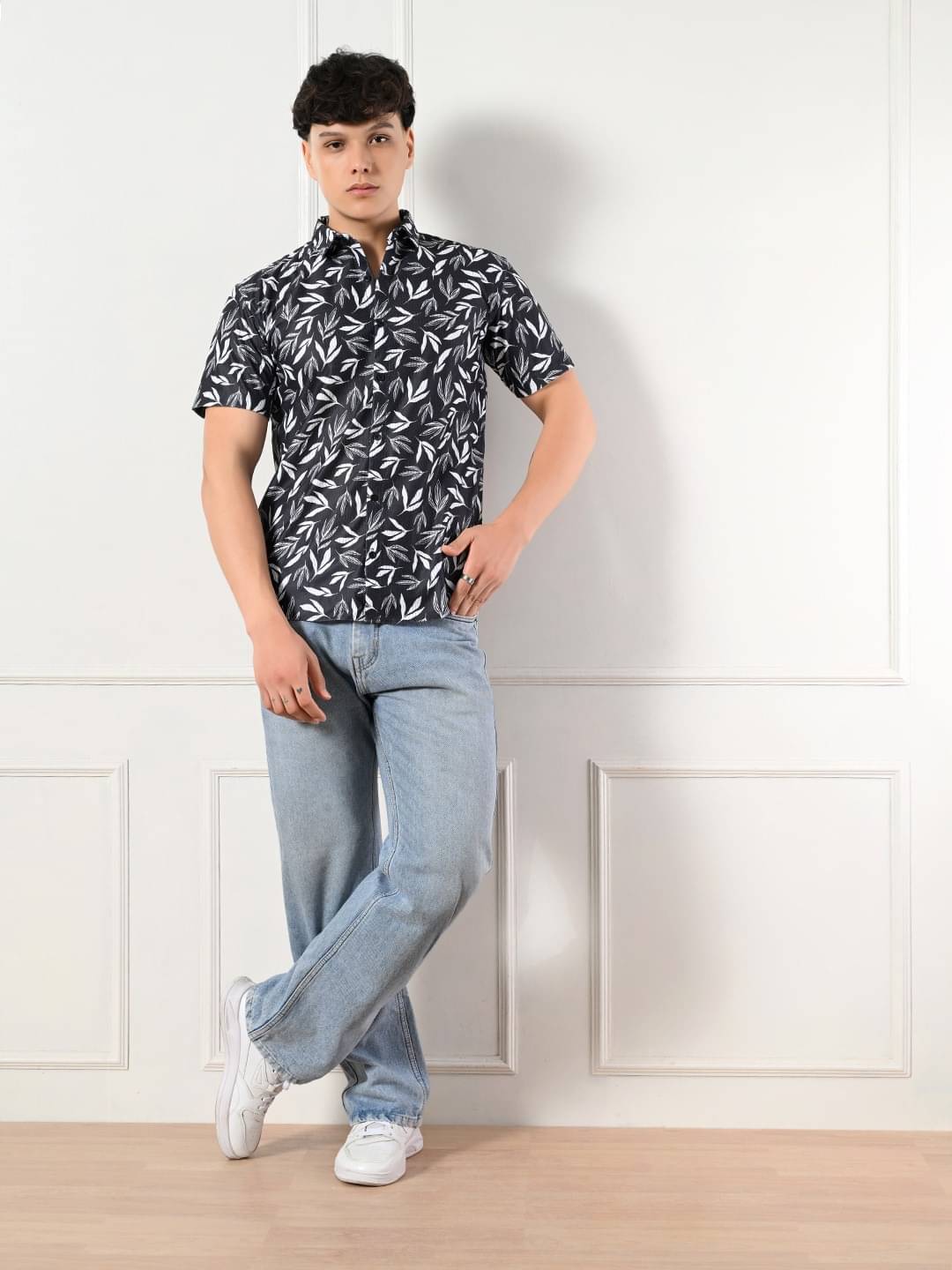     			7 GEN Cotton Blend Regular Fit Self Design Half Sleeves Men's Casual Shirt - Black ( Pack of 1 )