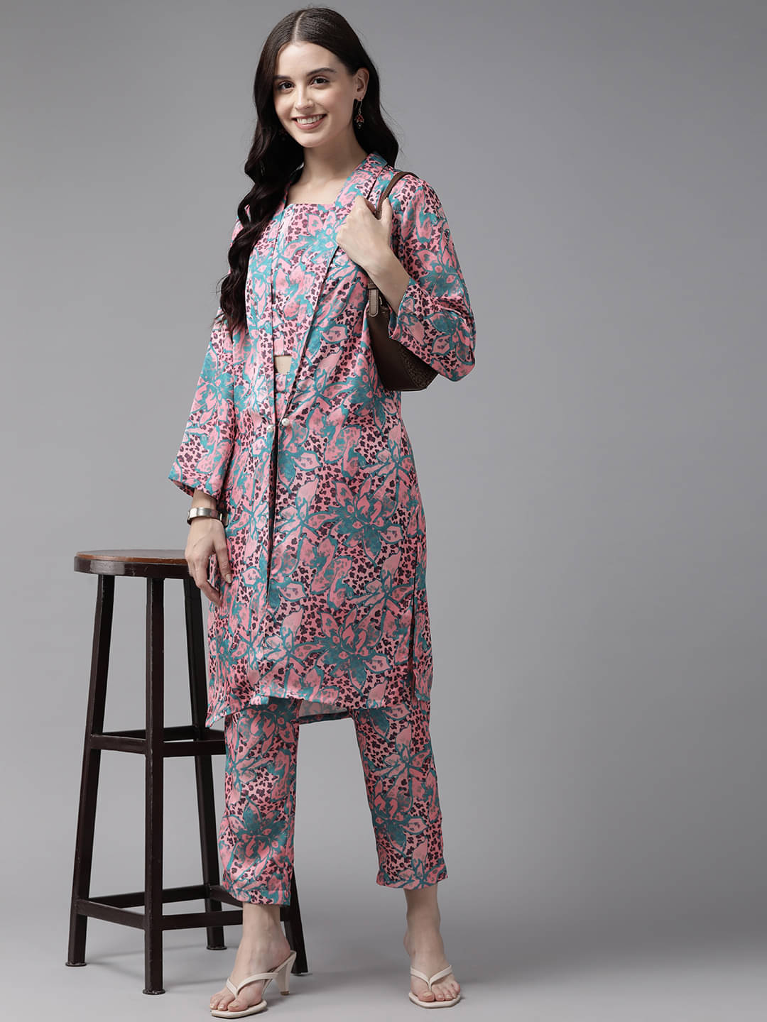     			Aarika Women Printed Top With Trousers Co-Ord Set ( Pink )