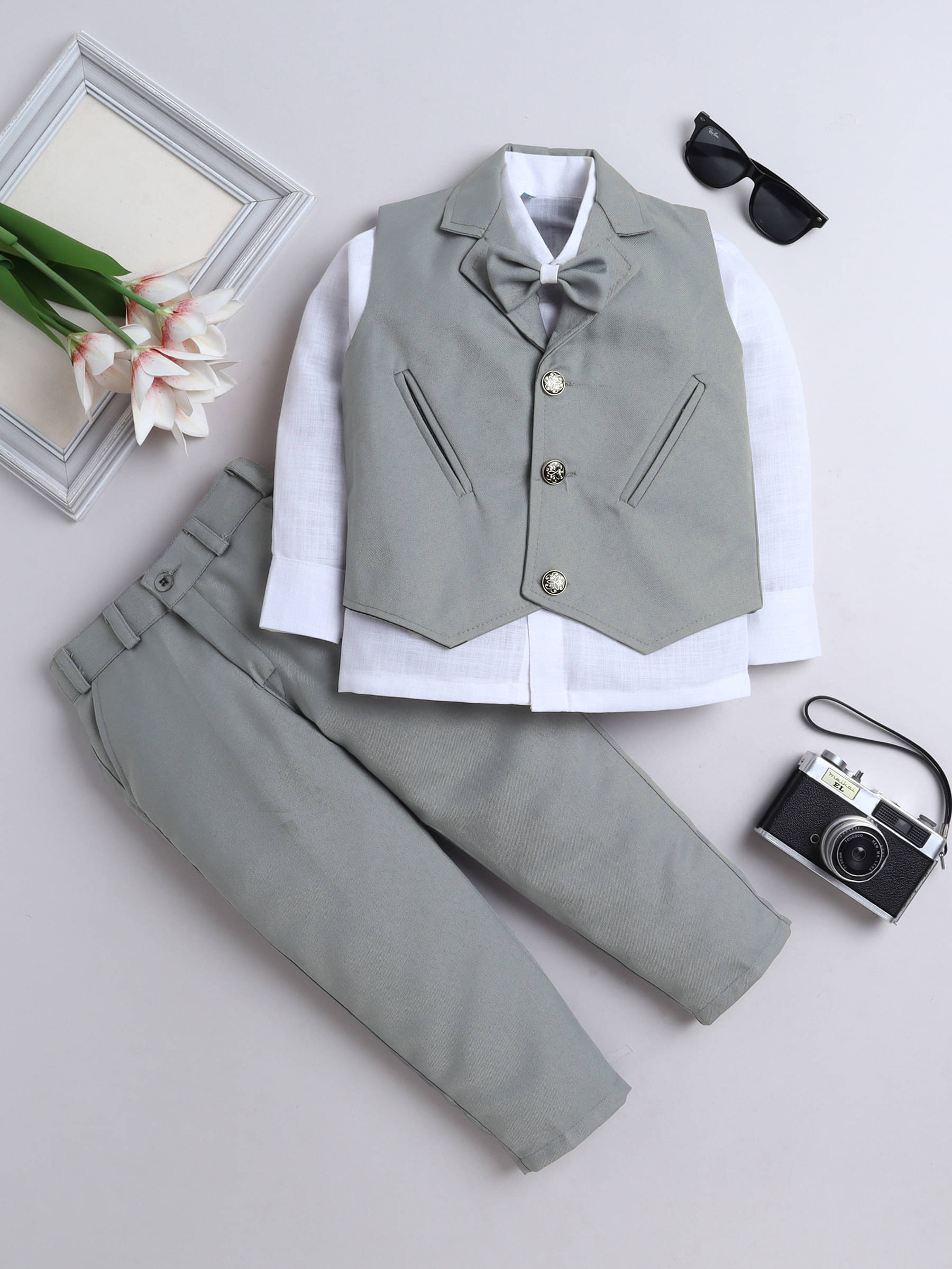     			Fourfolds Boys Cotton Blend Suit ( Pack of 1 , Grey )