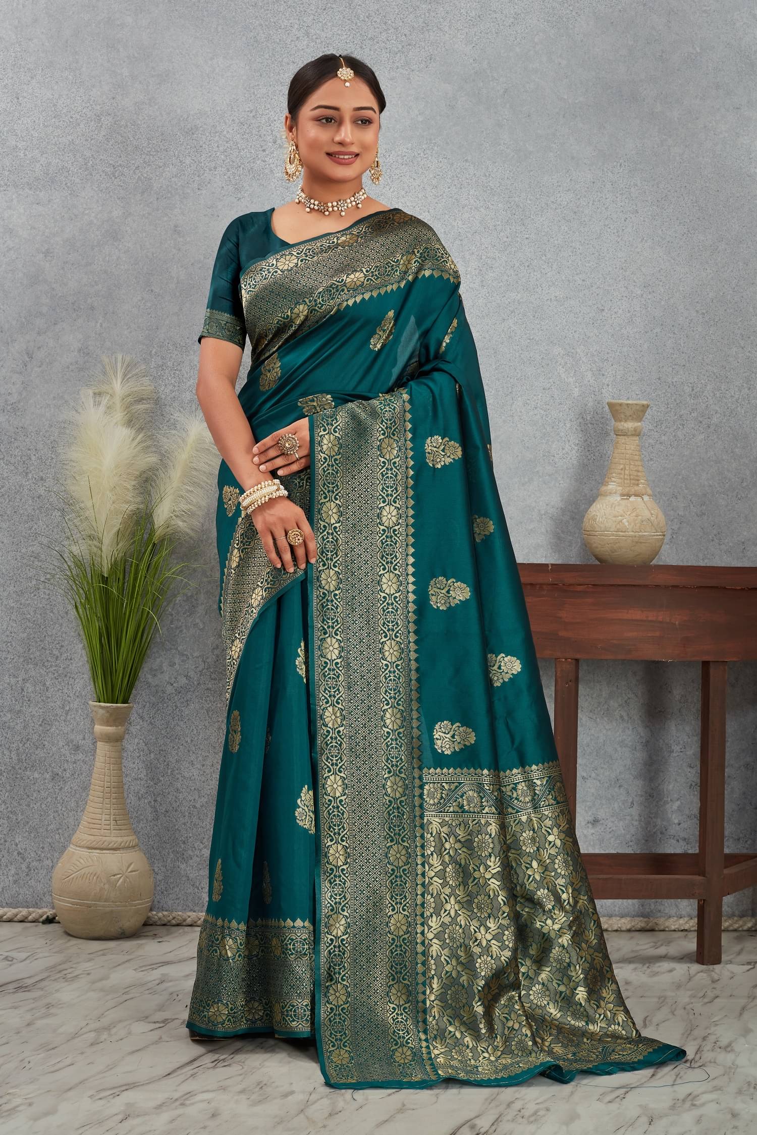 JULEE Silk Solid Saree With Unstitched Blouse Piece ( Rama ) JULEE Silk Solid Saree With Unstitched Blouse Piece ( Rama )