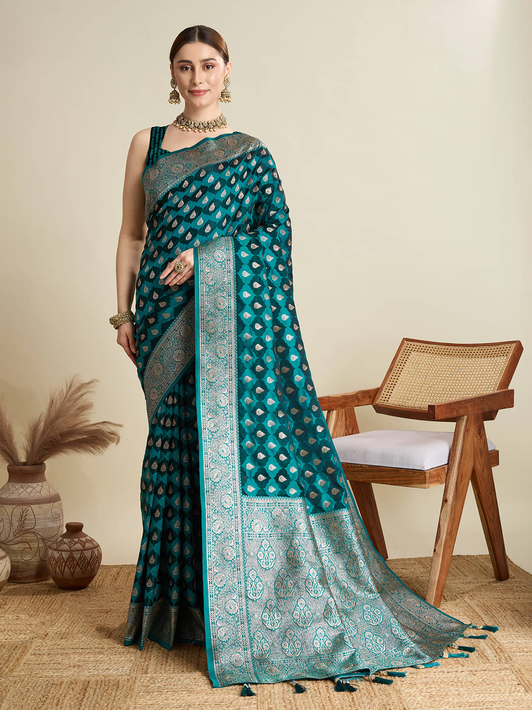 Nayanthara Trends Silk Woven Banarasi saree With Unstitched Blouse Piece ( Teal )     			Nayanthara Trends Silk Woven Banarasi saree With Unstitched Blouse Piece ( Teal )