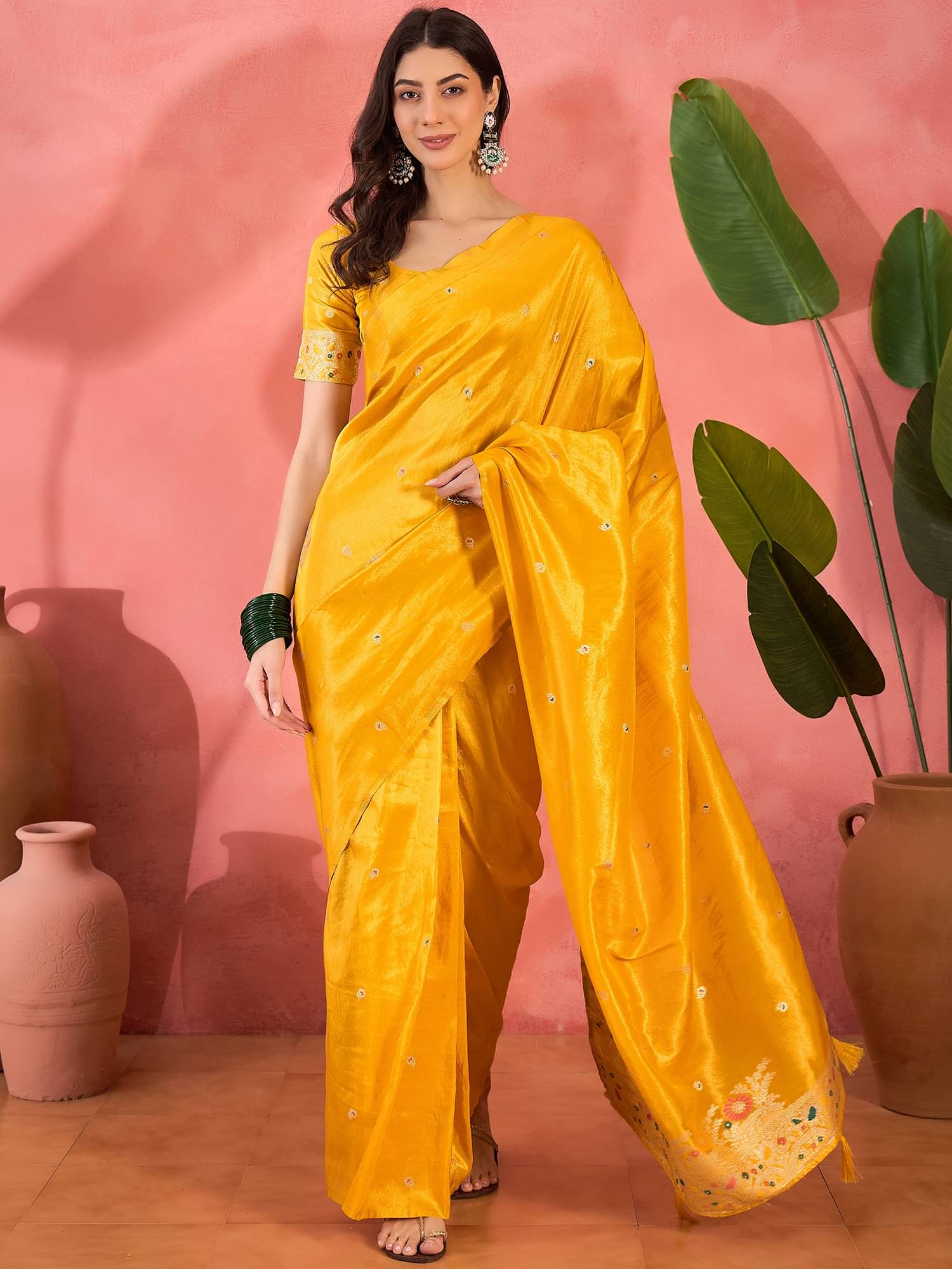     			Rangtulika Ethnics Shimmer Applique Banarasi saree With Unstitched Blouse Piece ( Yellow )
