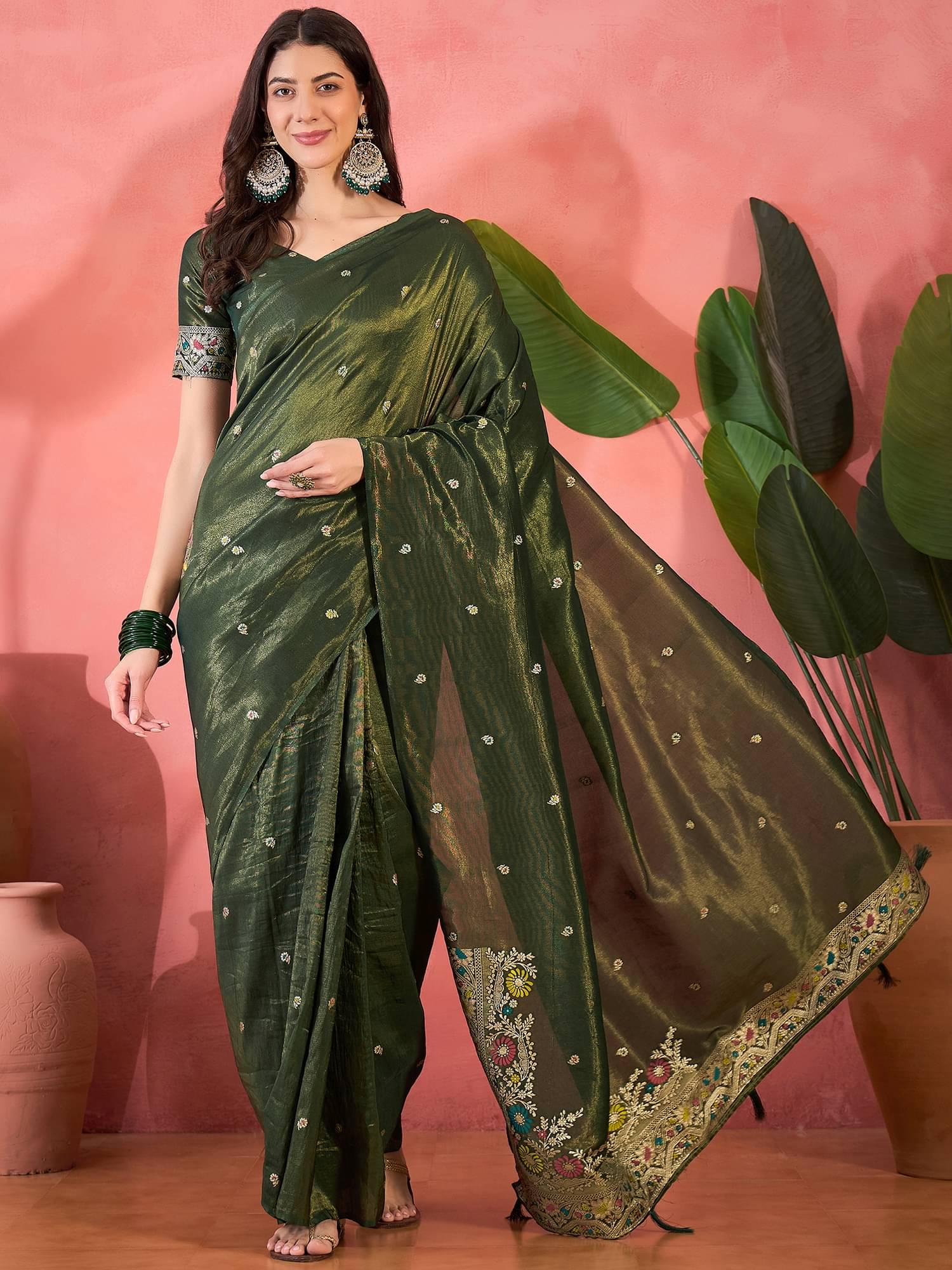     			Rangtulika Ethnics Shimmer Applique Banarasi saree With Unstitched Blouse Piece ( Green )