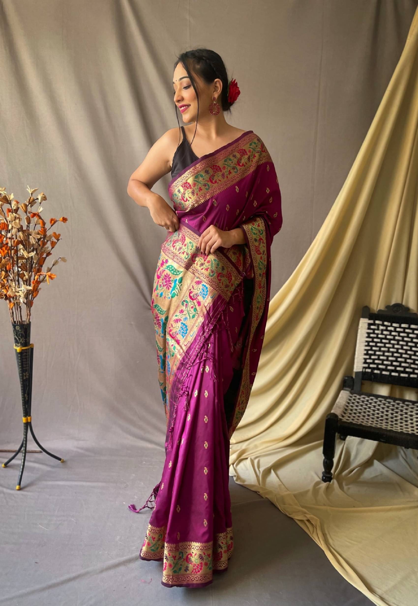     			Rangtulika Ethnics Silk Woven Banarasi saree With Unstitched Blouse Piece ( Purple )